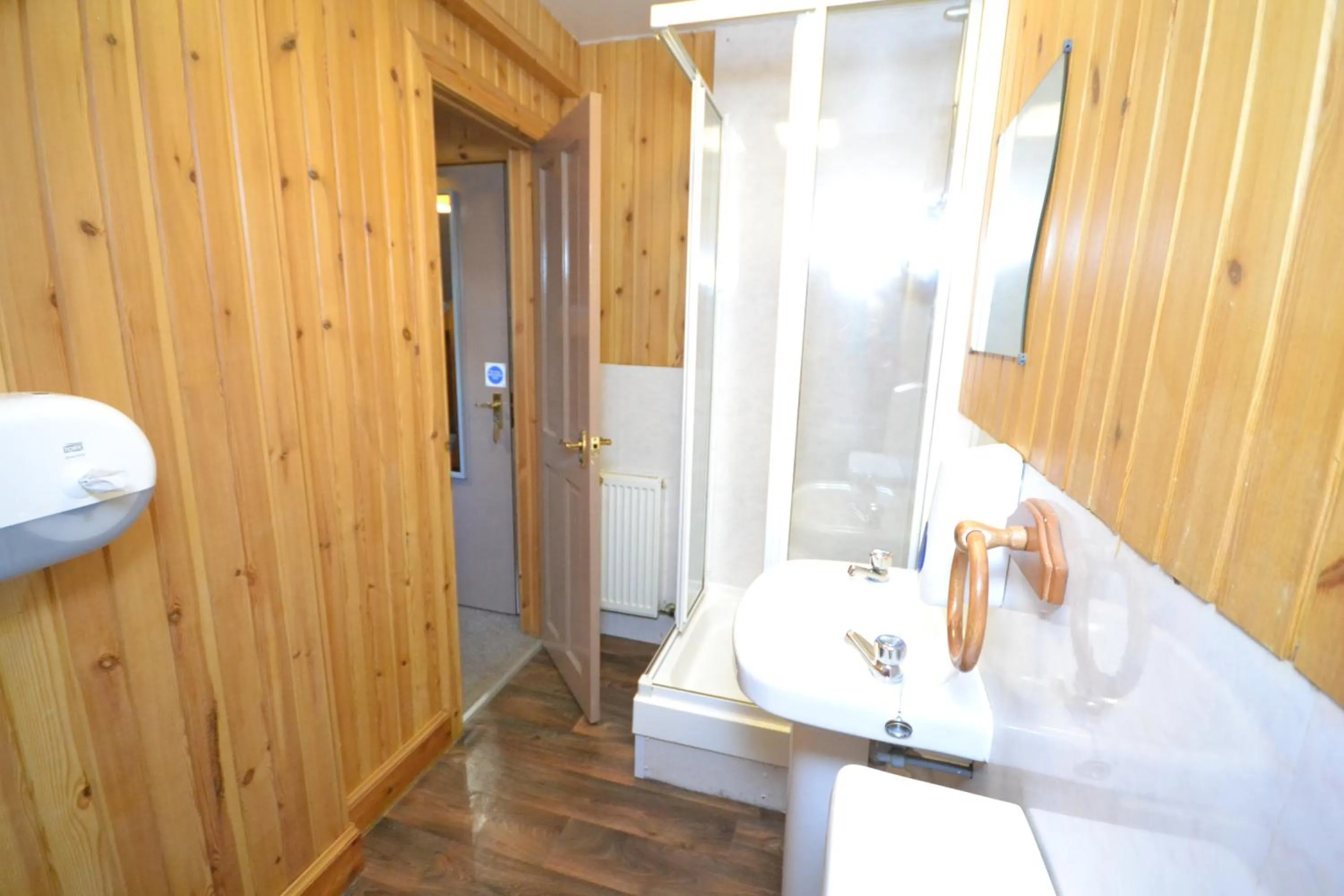 Photo of the whole room in Blackwater Hostel