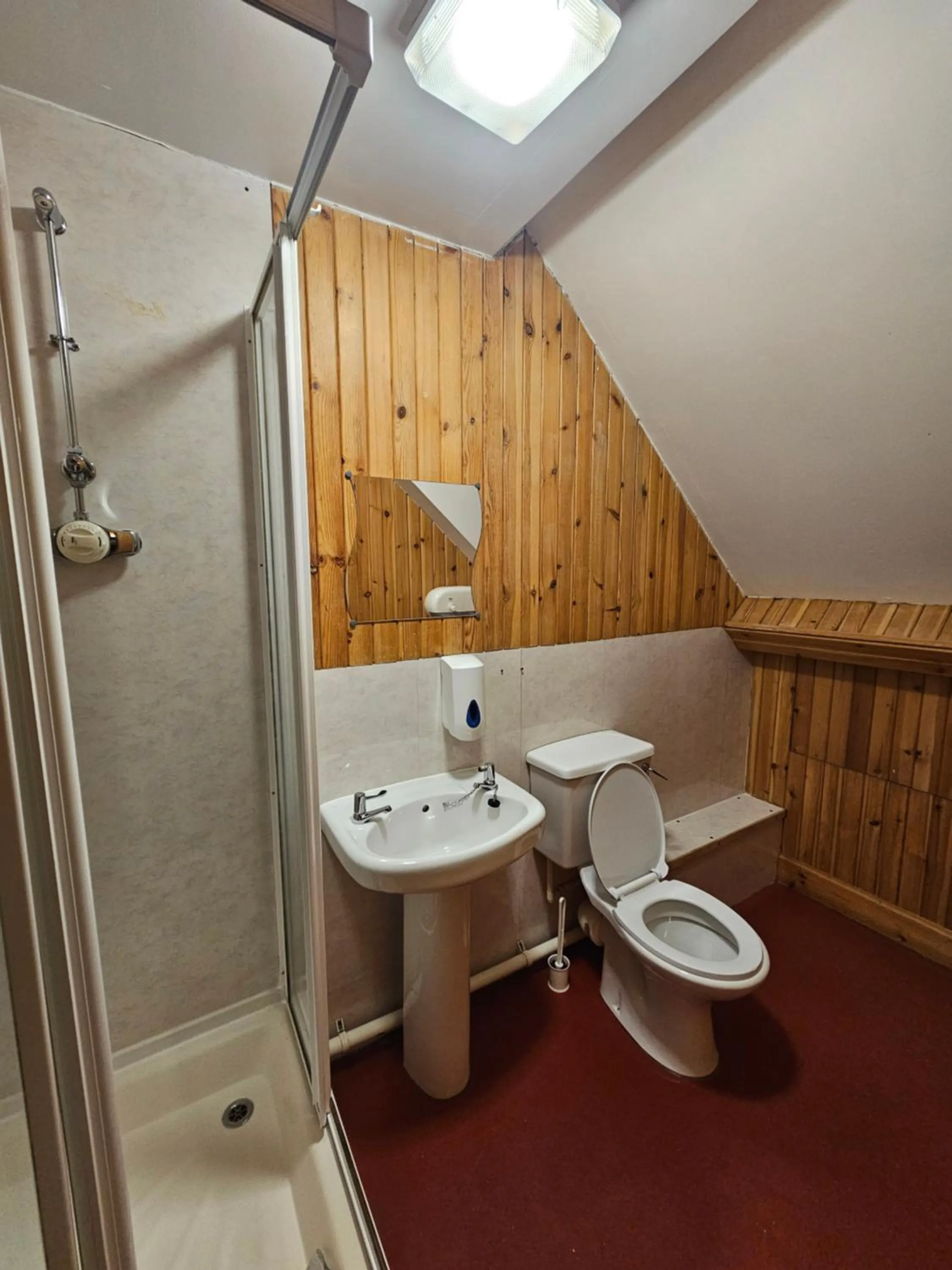 Shower in Blackwater Hostel