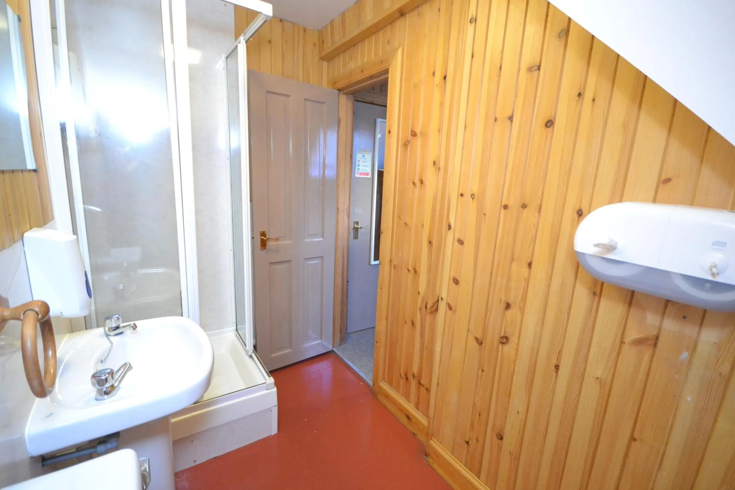 Photo of the whole room in Blackwater Hostel