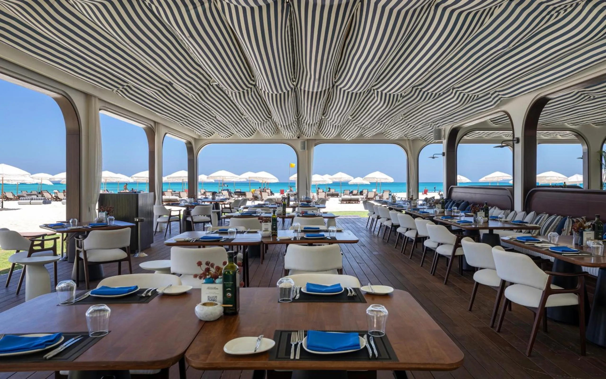 Restaurant/places to eat in Al Alamein Hotel