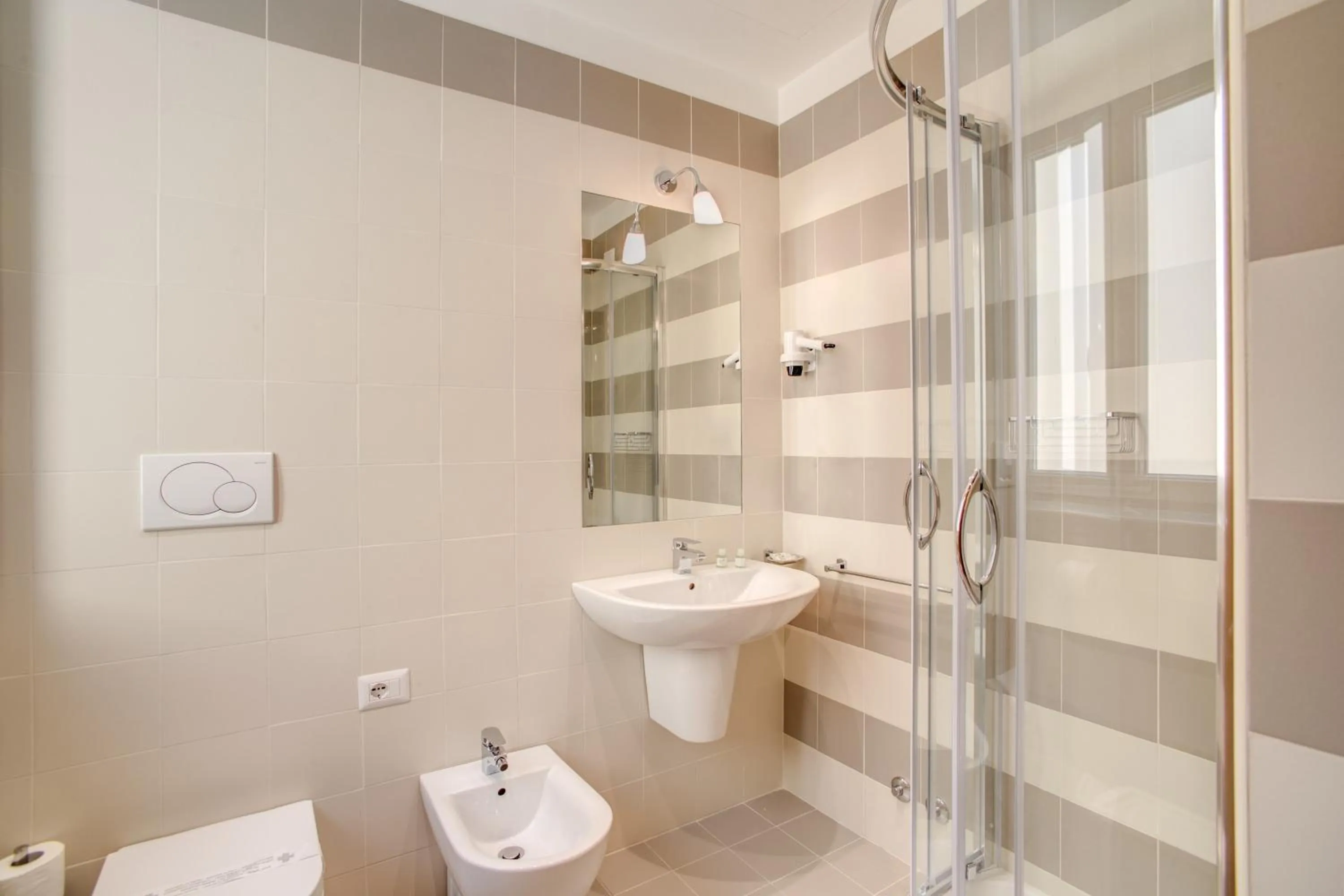 Bathroom in Top Floor Navona