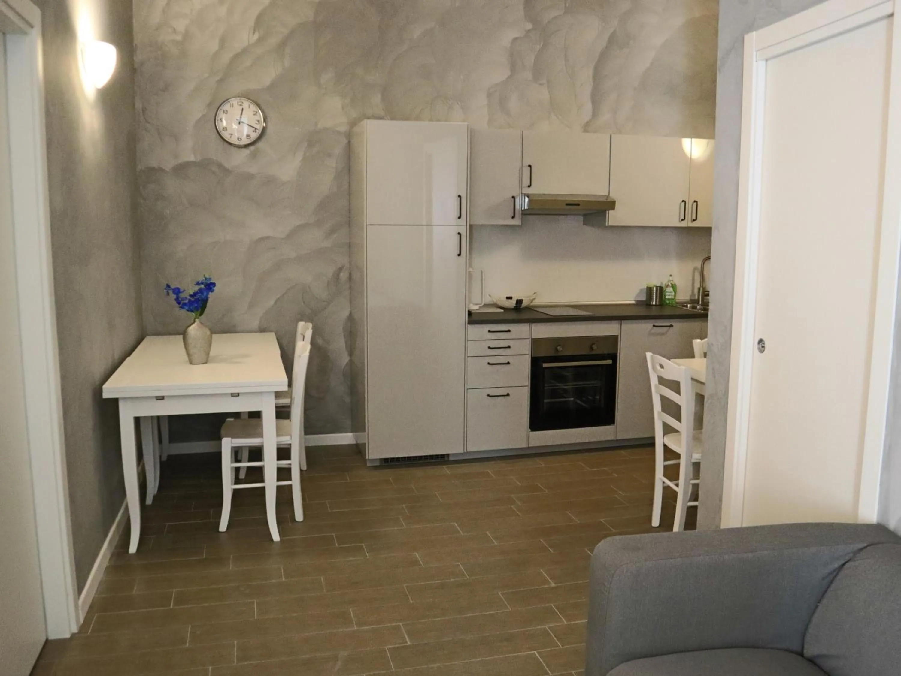 Communal kitchen in Top Floor Navona