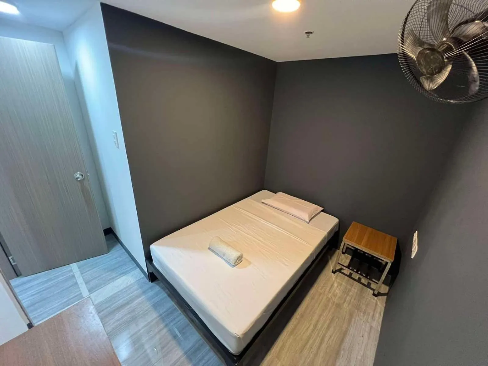 Bedroom, Bed in Maine City Residences Tramo