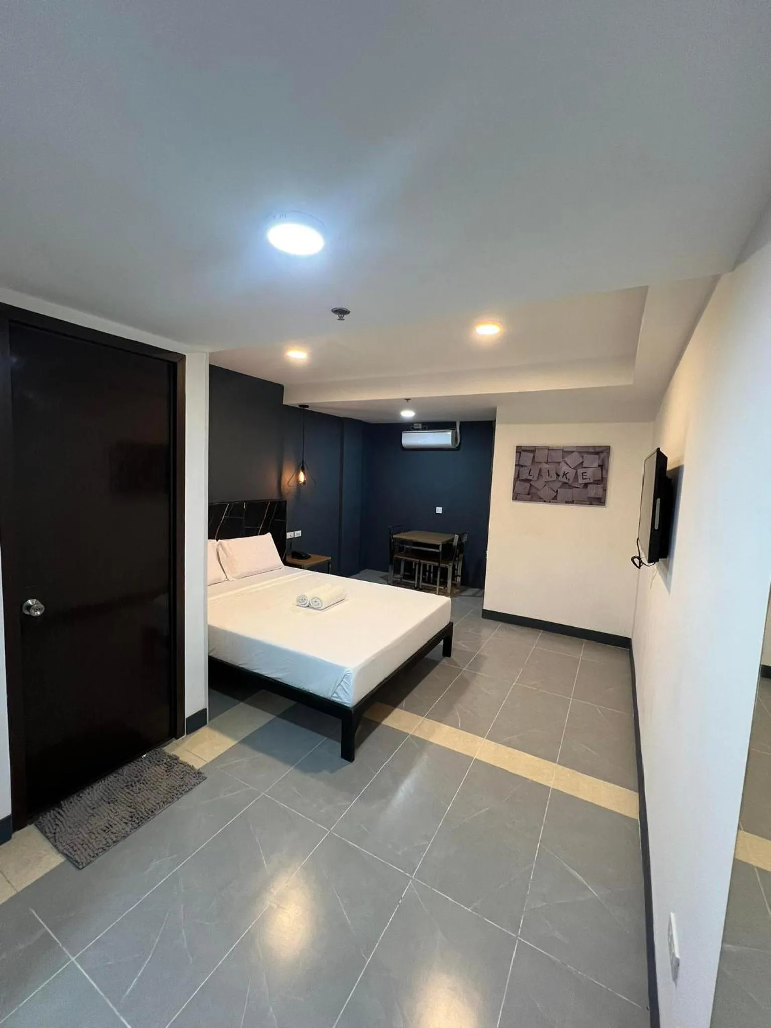 Bedroom, Bed in Maine City Residences Tramo