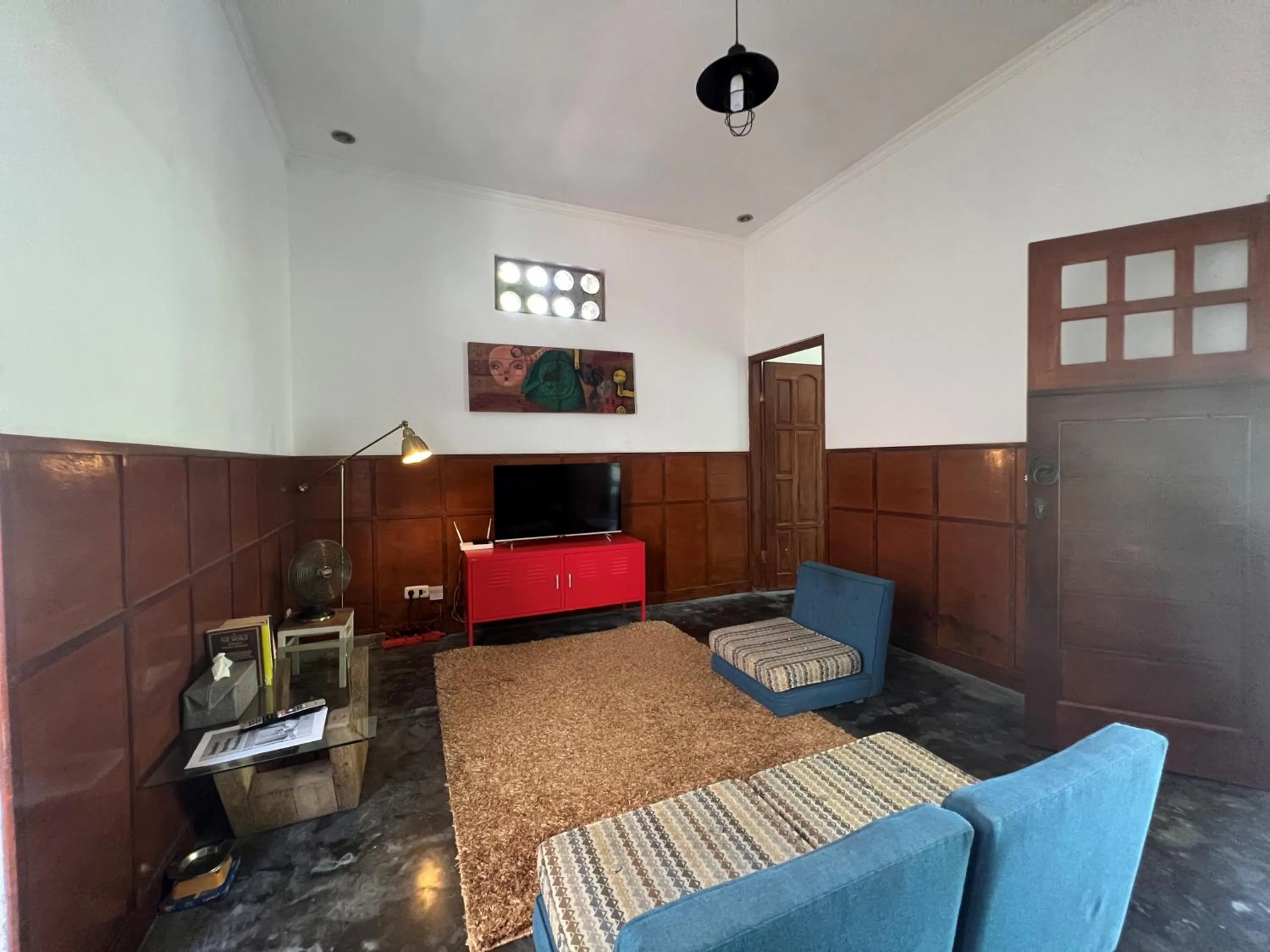 Living room in Homestay Jogja Rumah Obit By Simply Homy