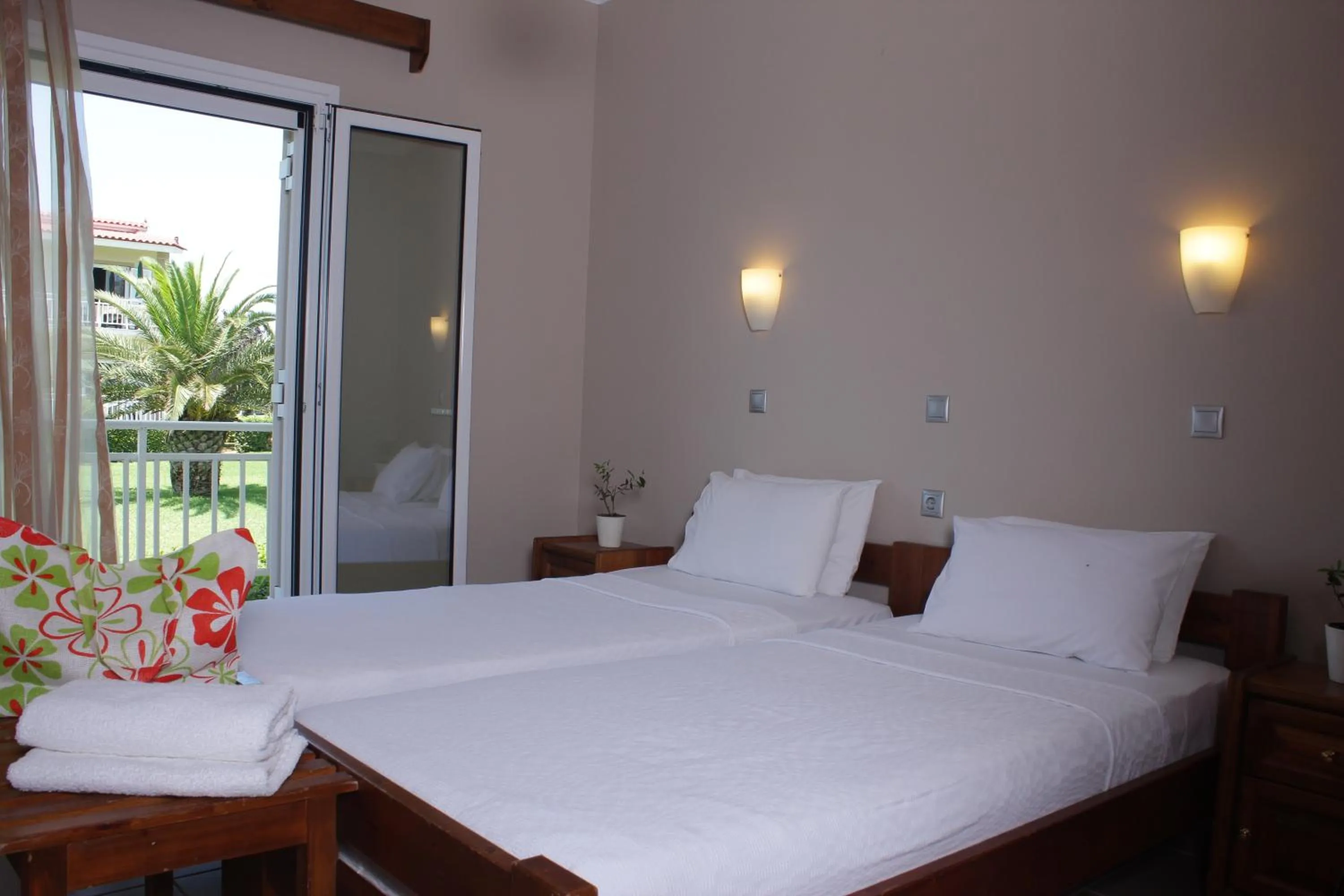 Bed in Ionion Beach Apartment Hotel & Spa
