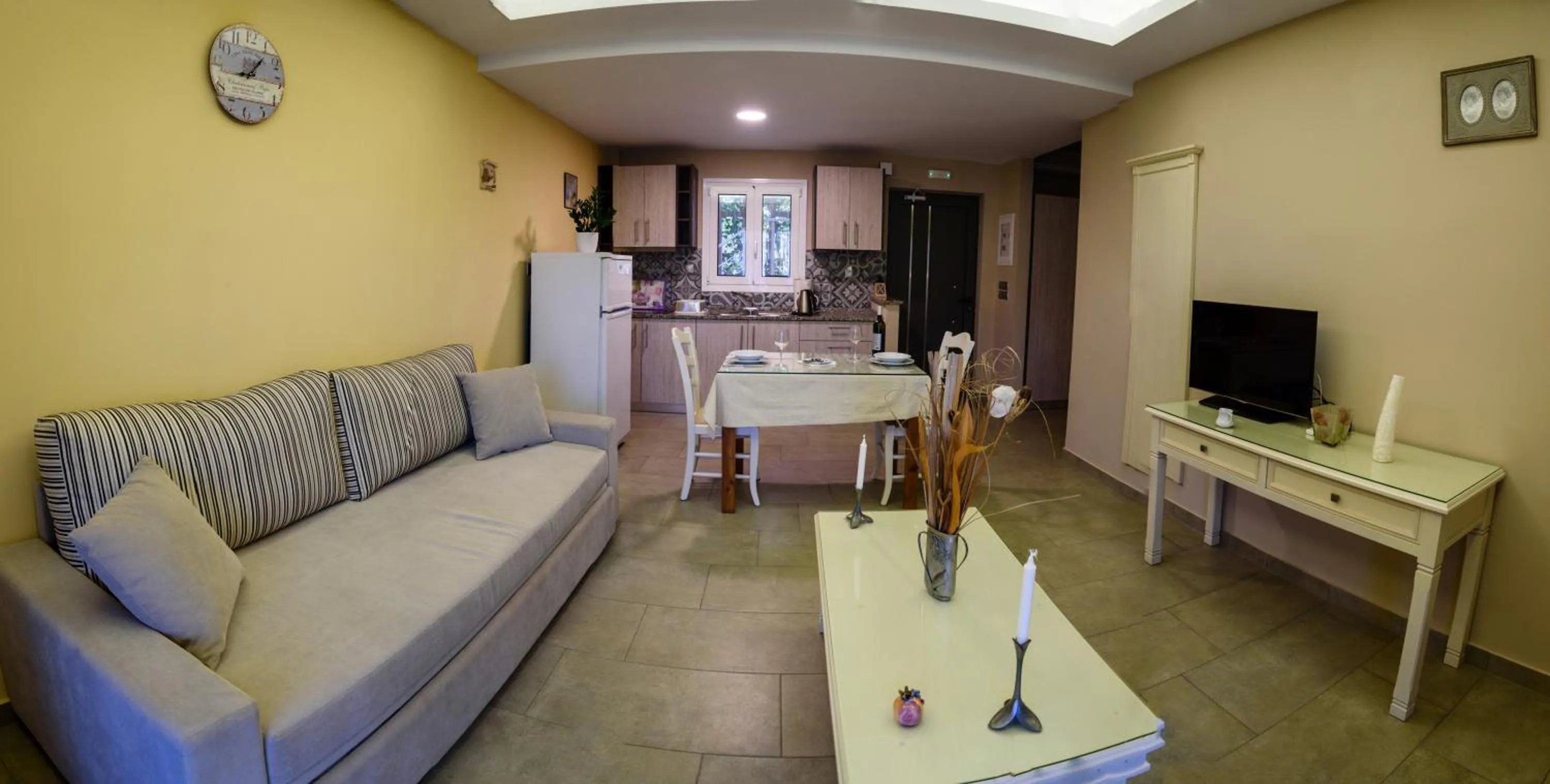 Living room in Ionion Beach Apartment Hotel & Spa