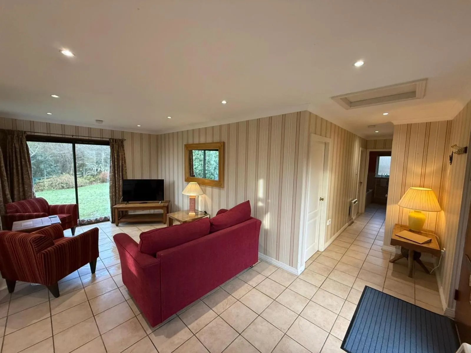 Living room in The Airds Hotel and Restaurant