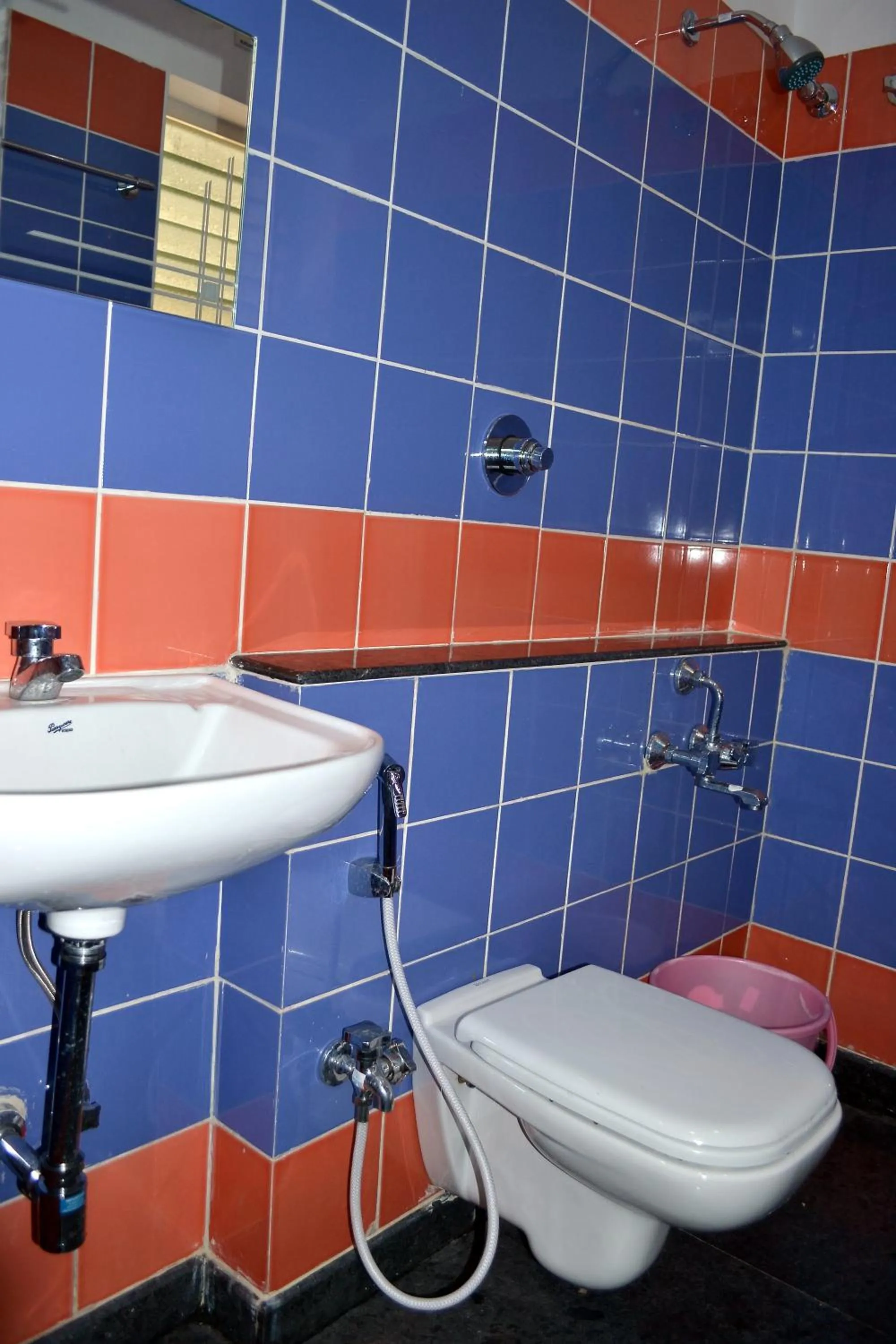 Shower in Metro Park