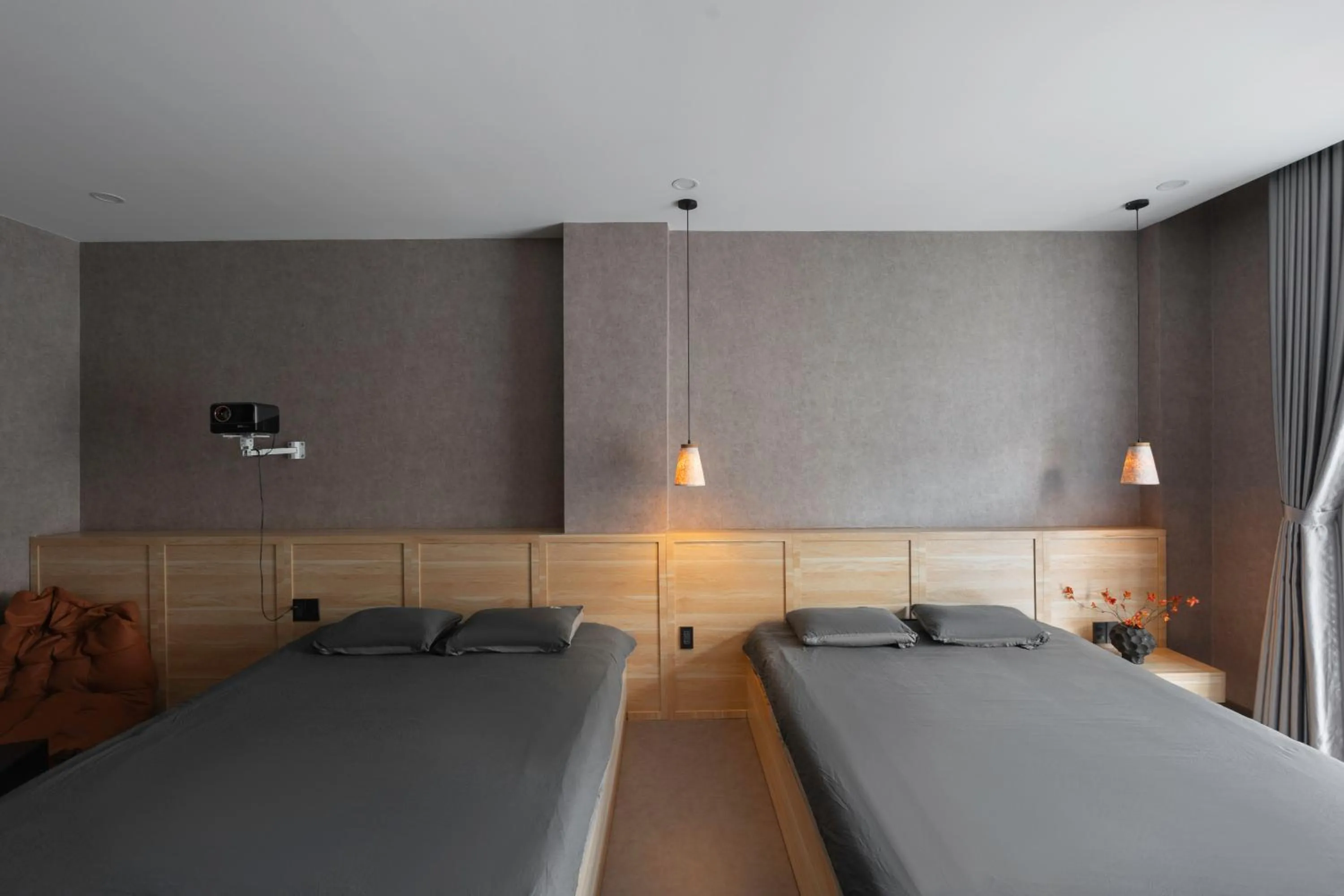 Property building, Bed in Zeus Living - City Central