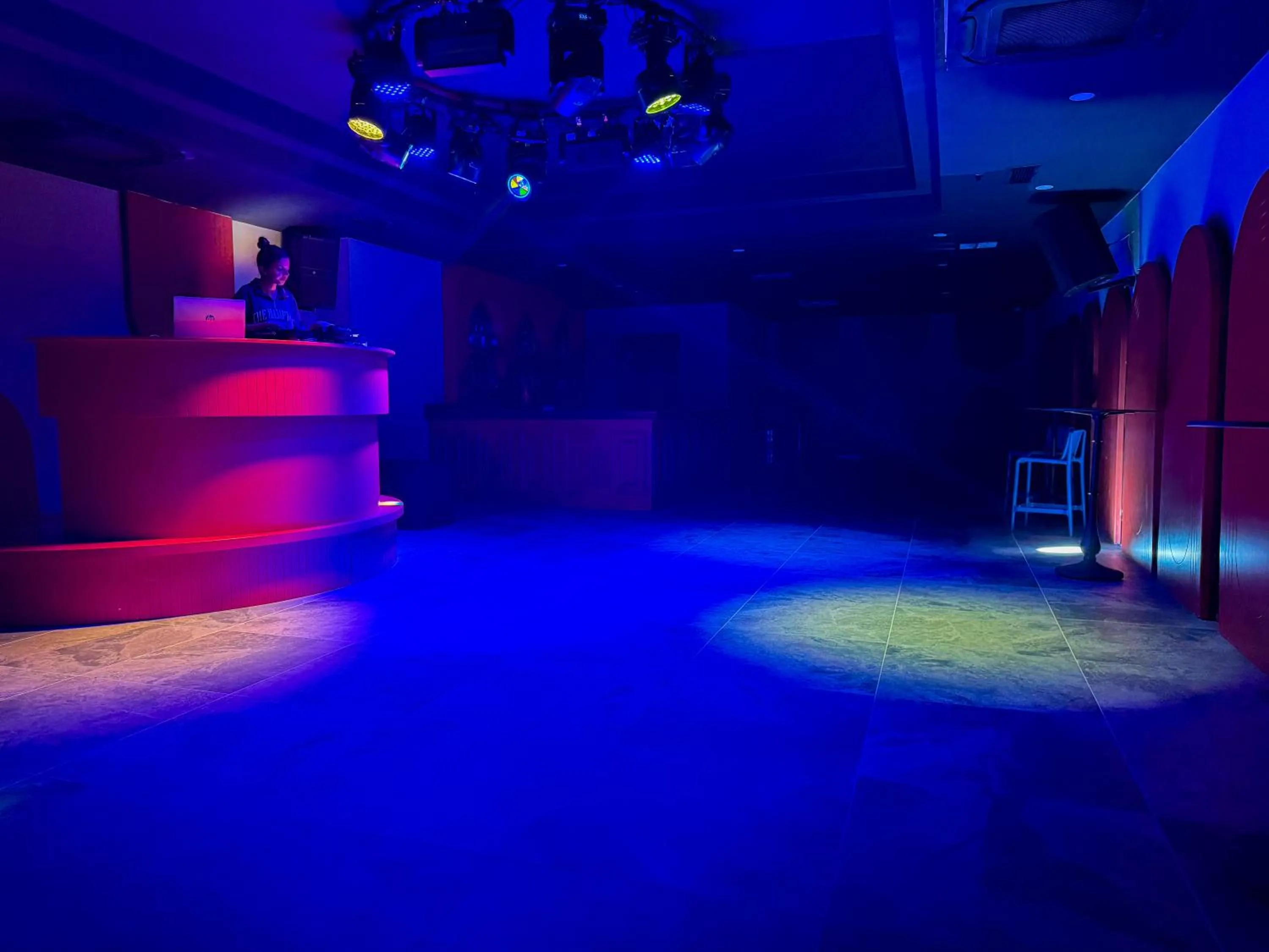 Night in Side Moon Palace Hotel