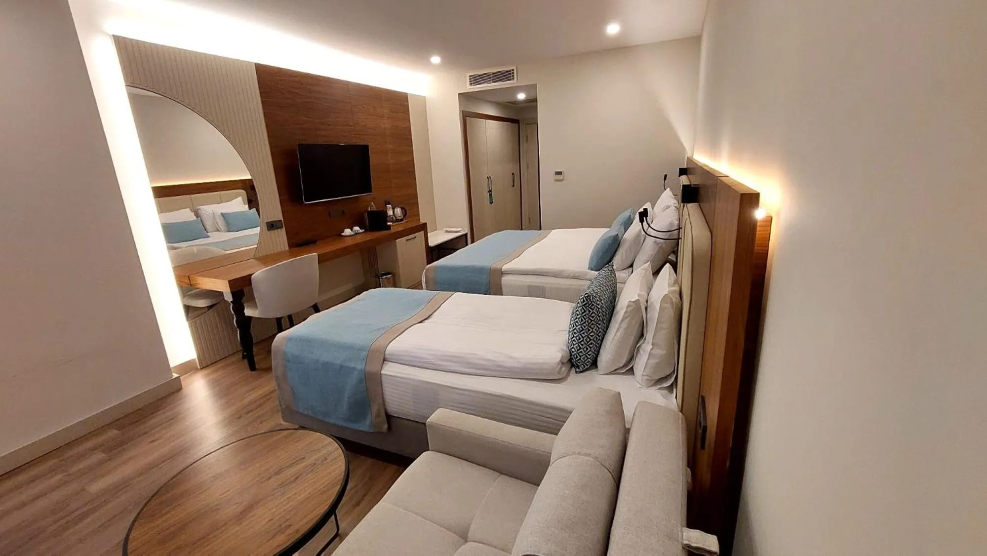 Bed in Side Moon Palace Hotel