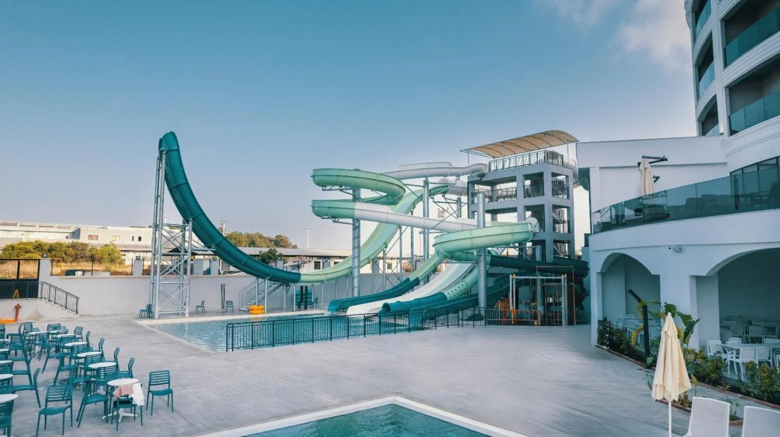 Communal lounge/ TV room in Side Moon Palace Hotel