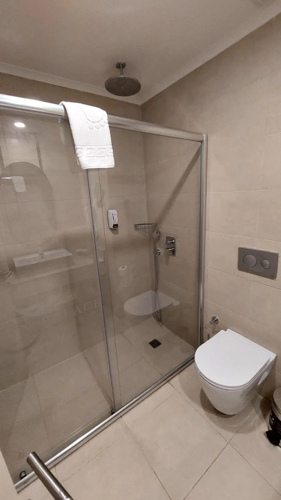 Shower in Side Moon Palace Hotel