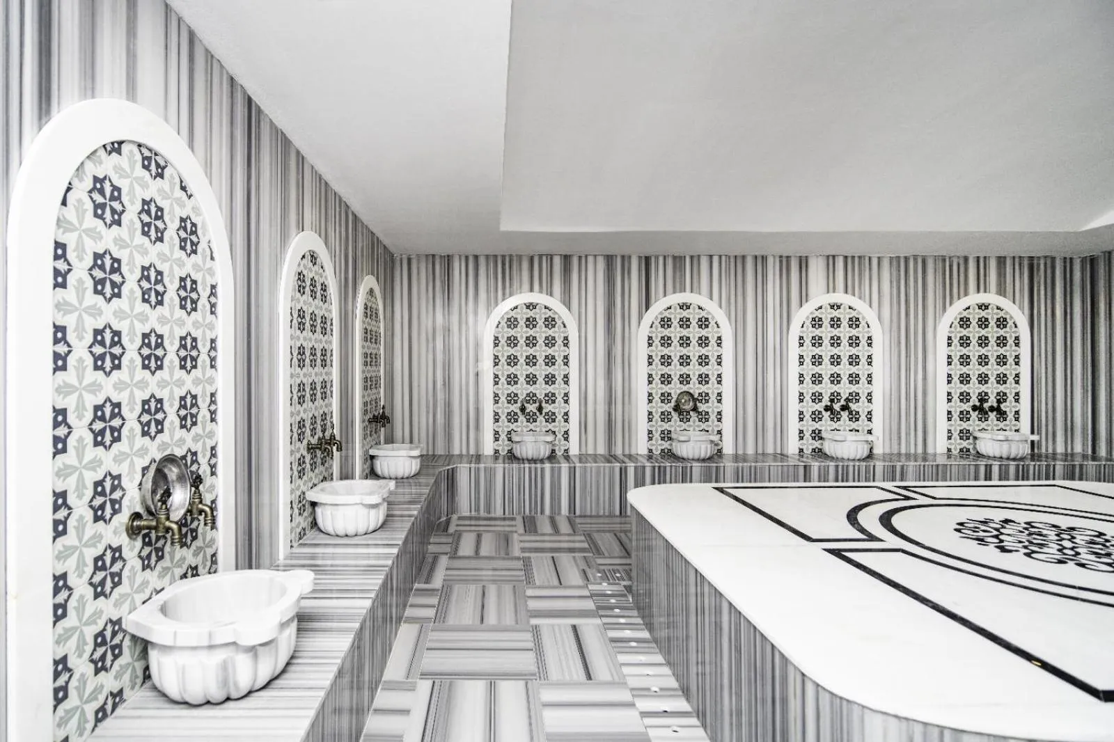 Bathroom in Side Moon Palace Hotel