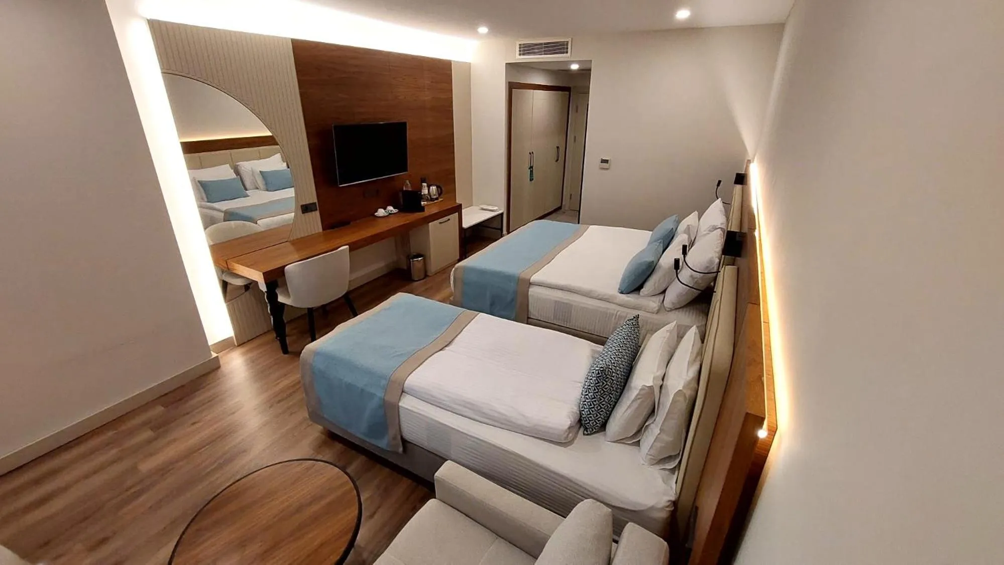 Bed in Side Moon Palace Hotel