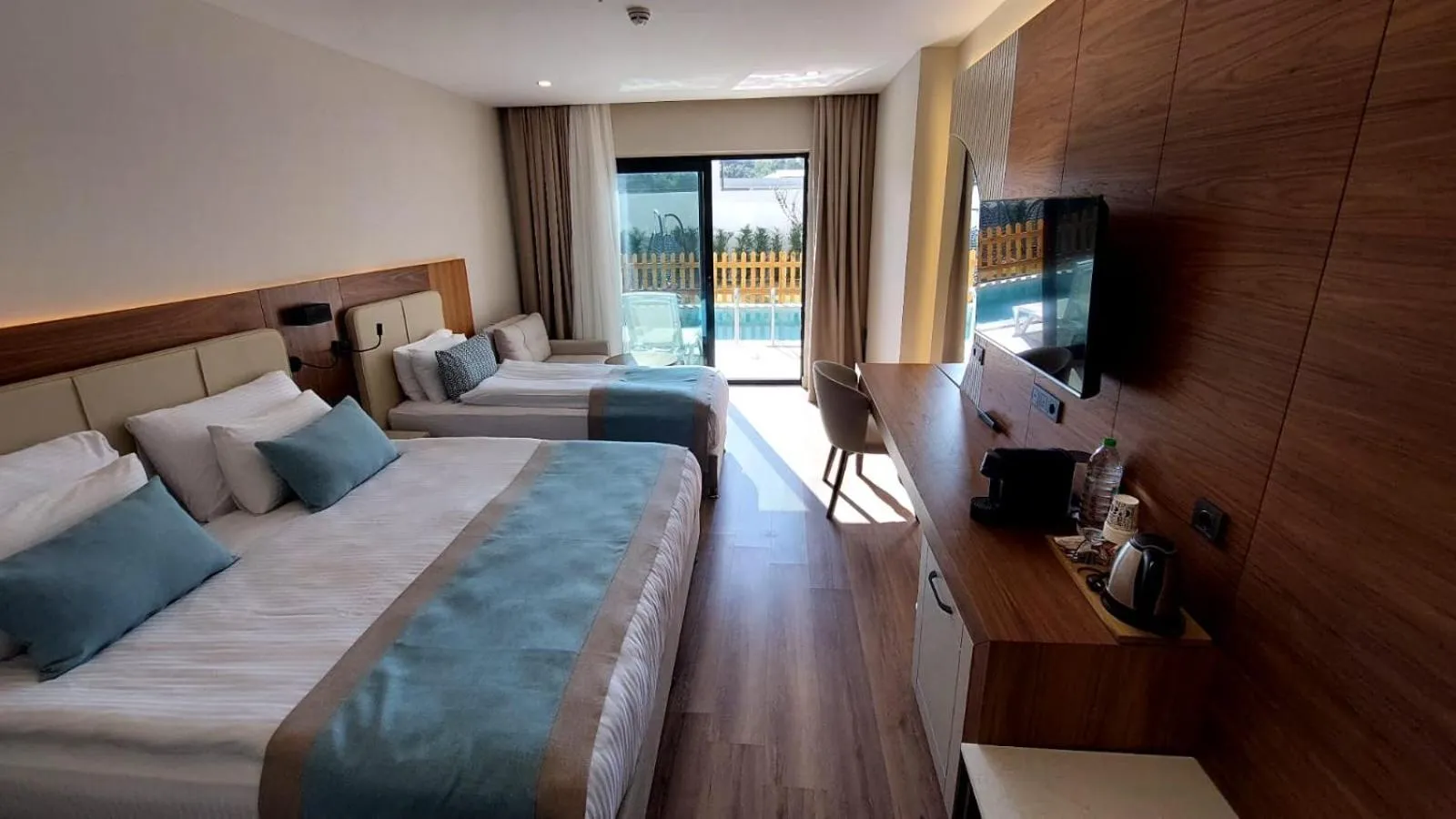 Bed in Side Moon Palace Hotel