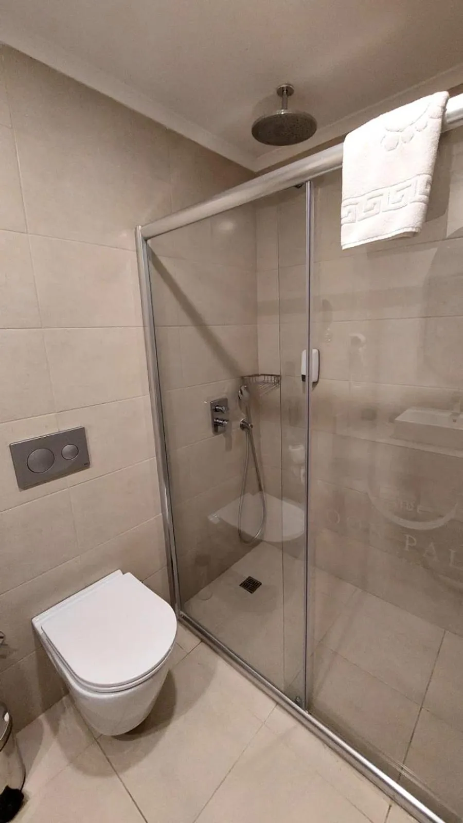 Shower in Side Moon Palace Hotel