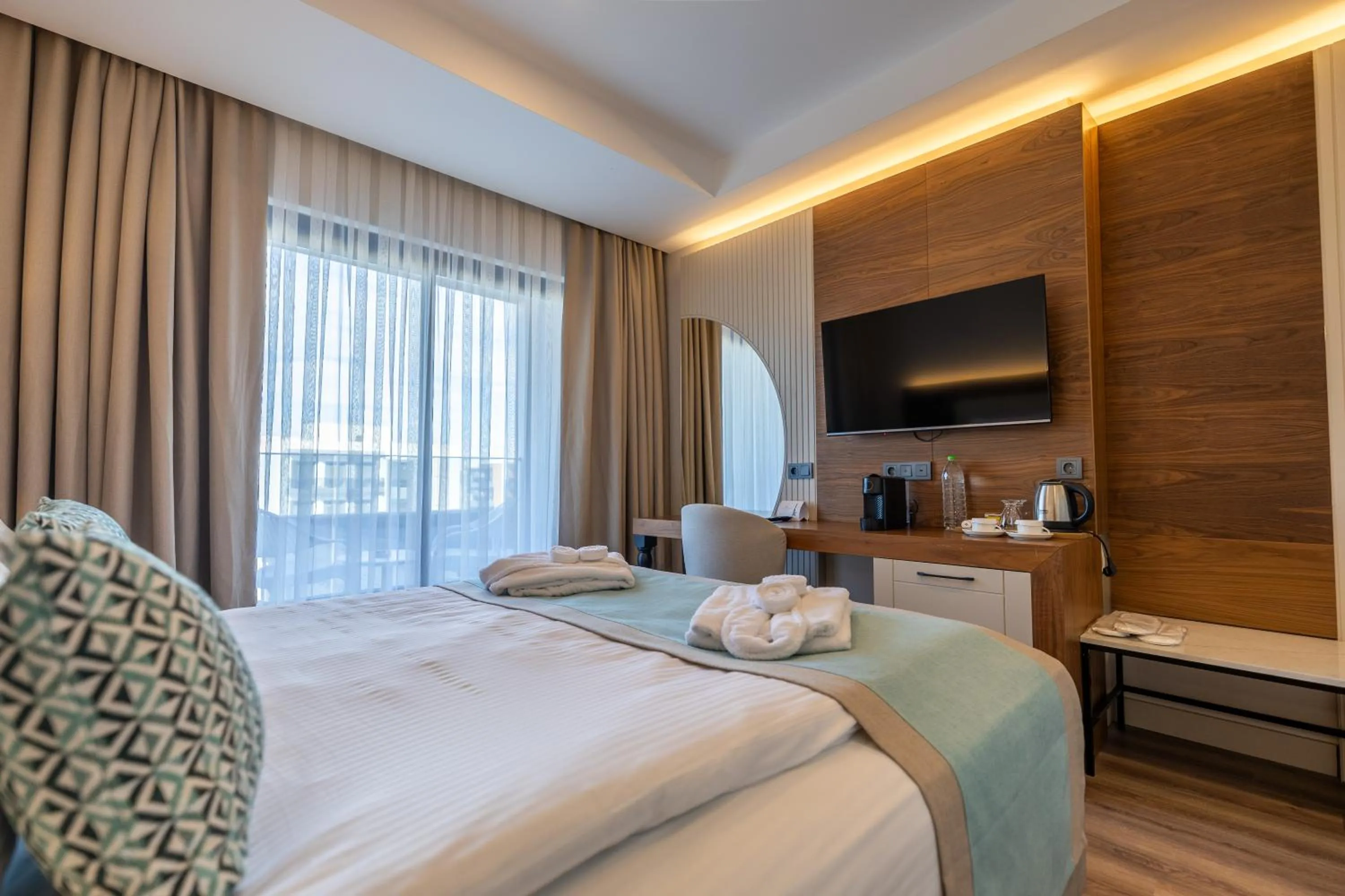 TV and multimedia, Bed in Side Moon Palace Hotel