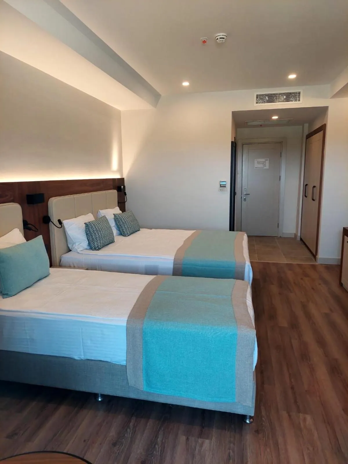 Bed in Side Moon Palace Hotel