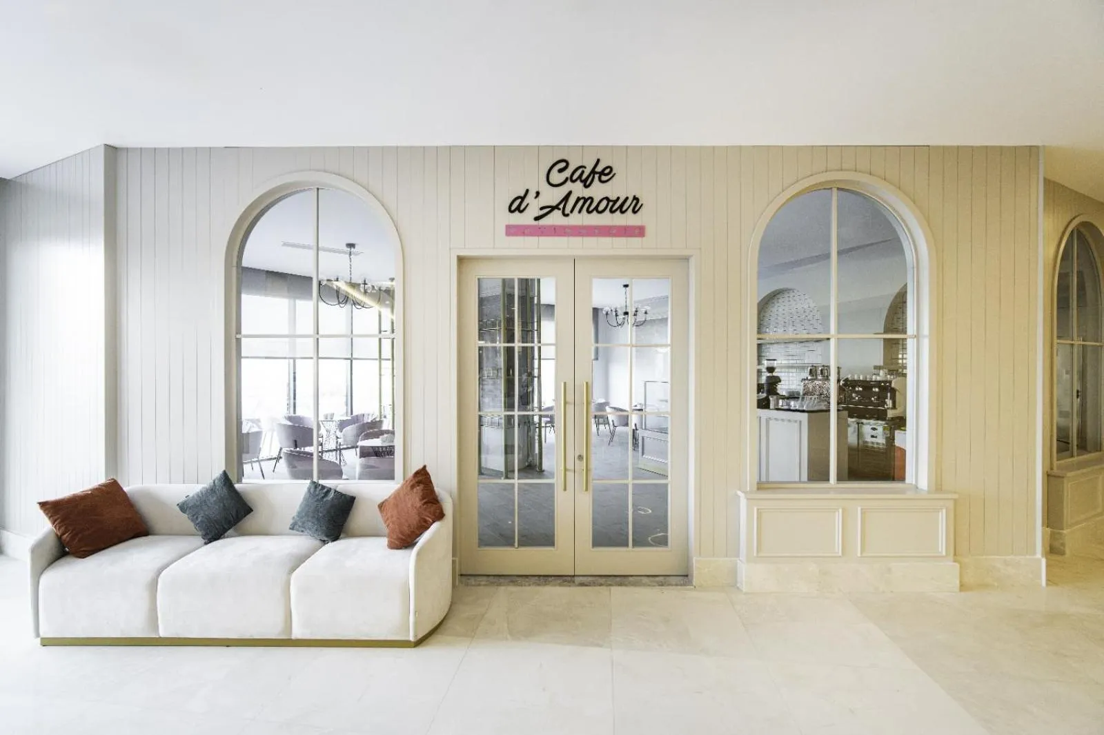 Bed in Side Moon Palace Hotel