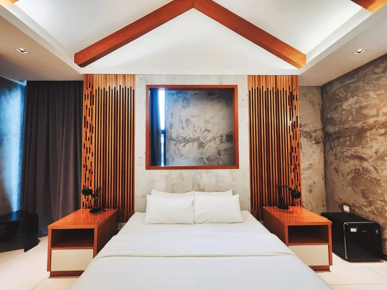 Bed in Ipoh Santorini Hideaway - Hotel Inspired