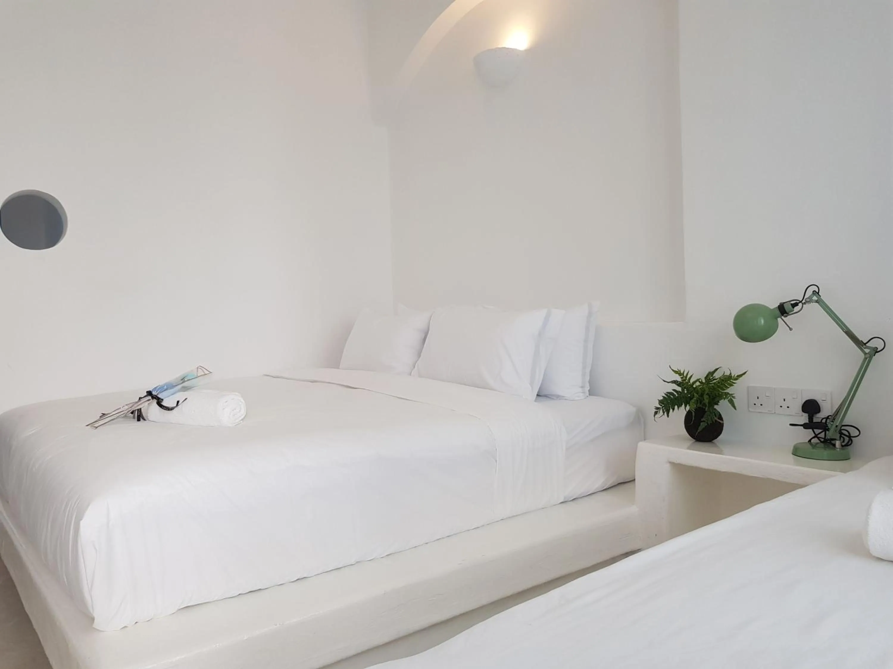 Bed in Ipoh Santorini Hideaway - Hotel Inspired
