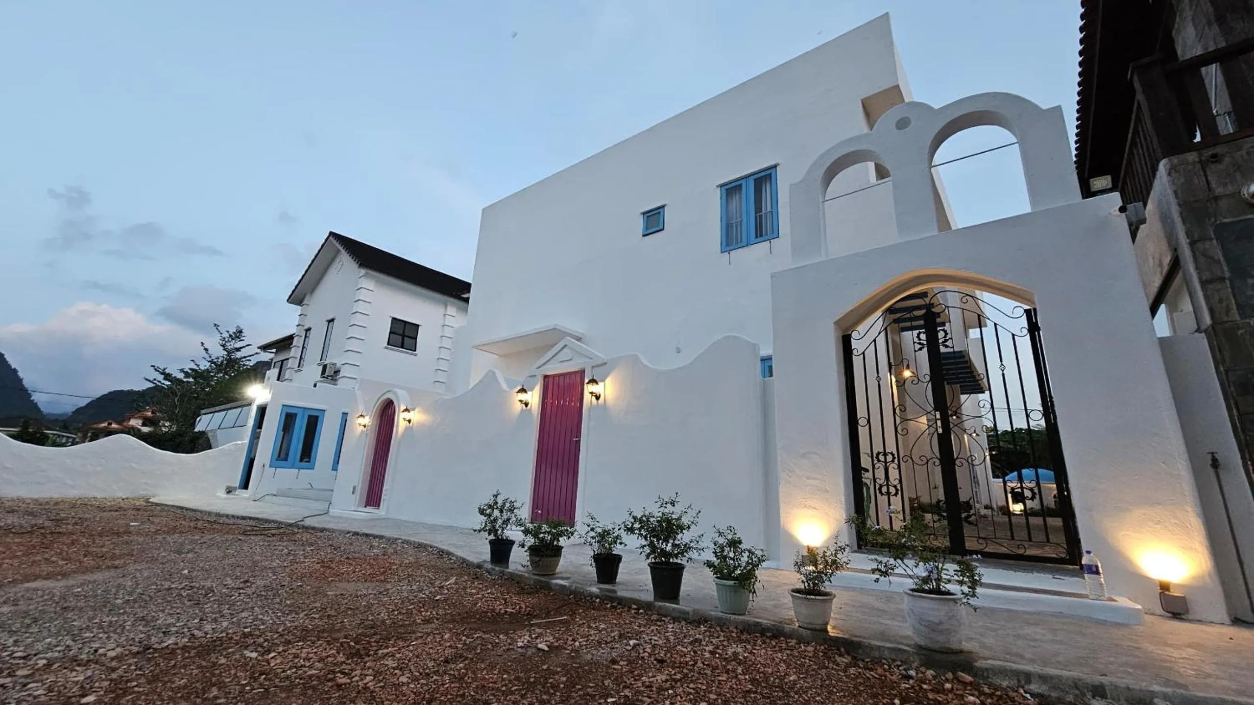Ipoh Santorini Hideaway - Hotel Inspired
