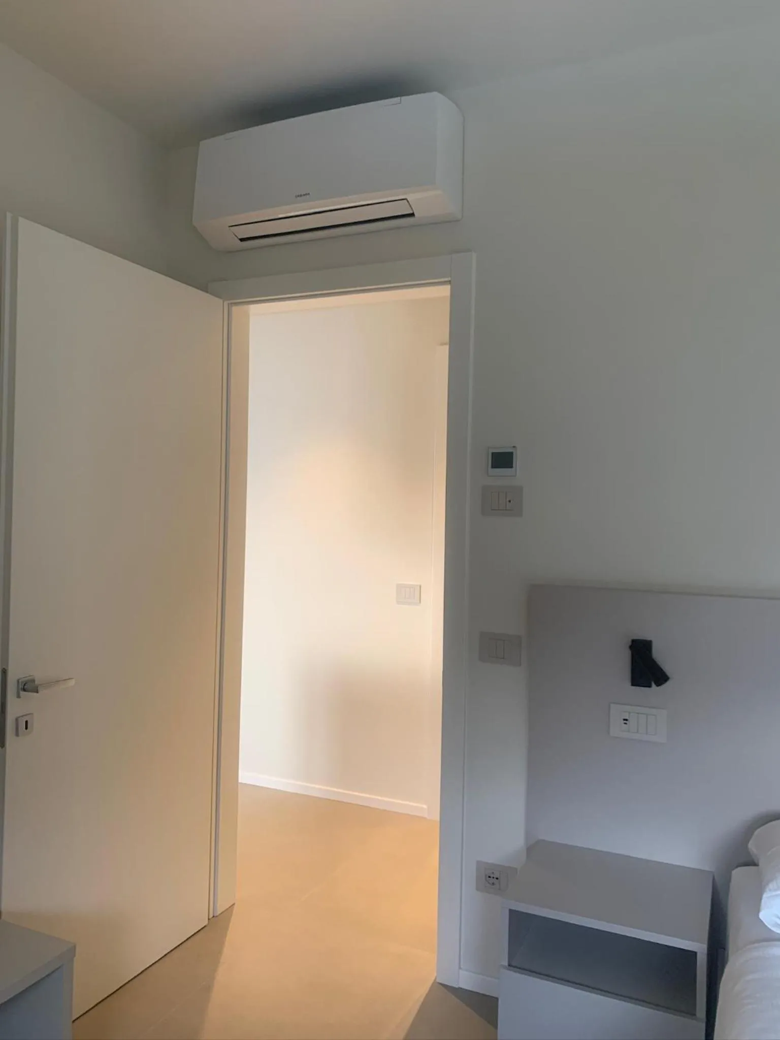 air conditioner, Bed in Camping Denis