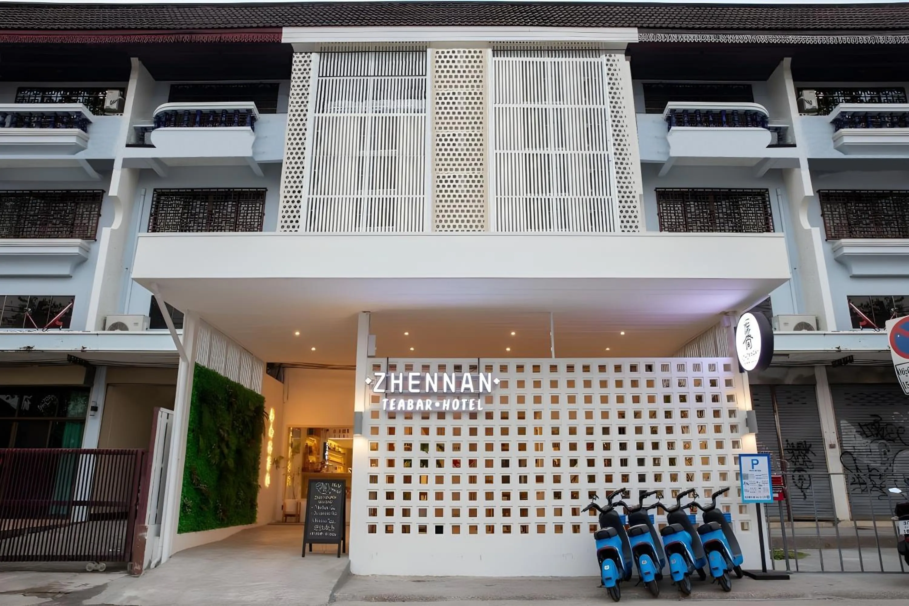 Property building in Zhennan Teabar Hotel