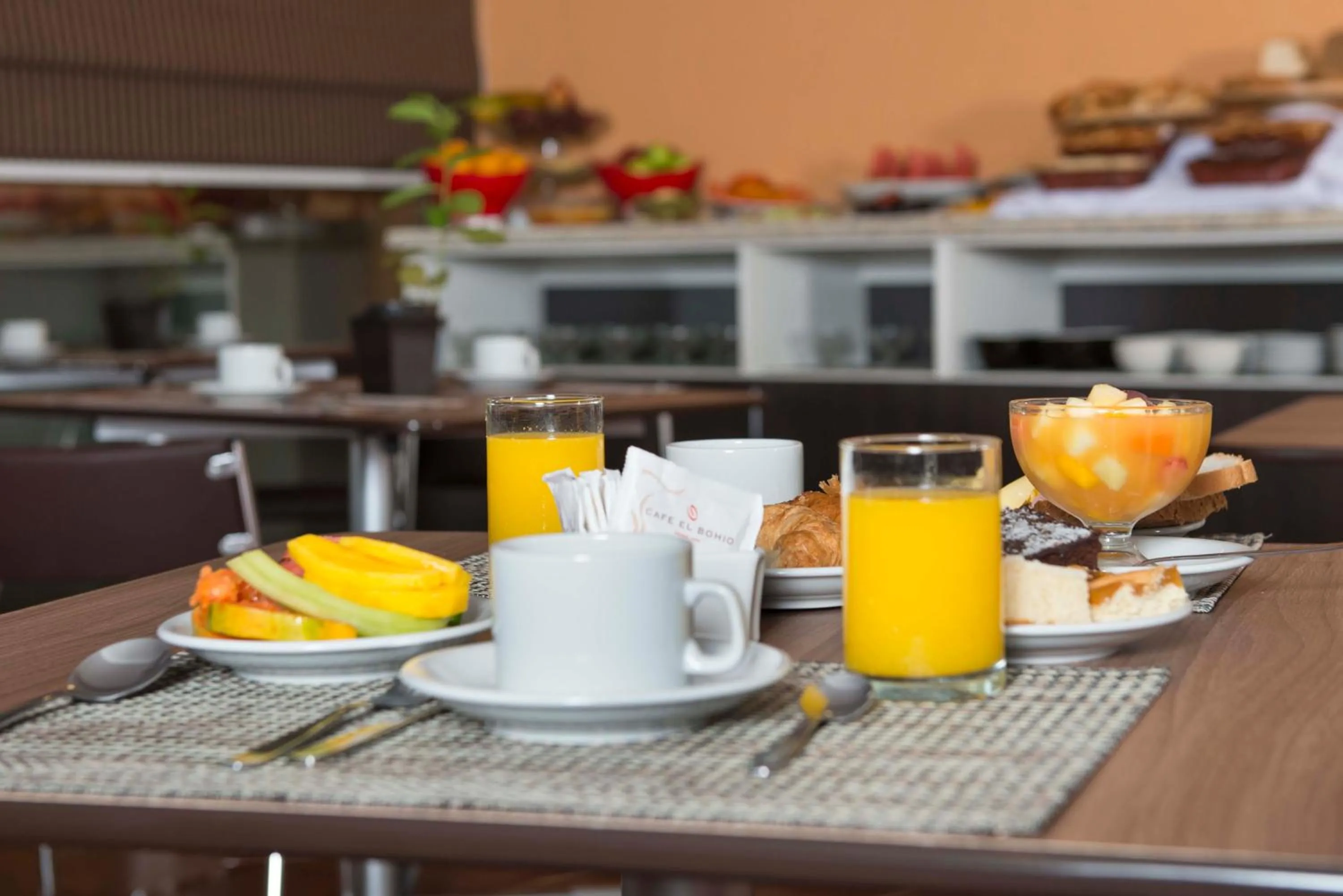 Continental breakfast in ARAMI HOTEL & LODGE