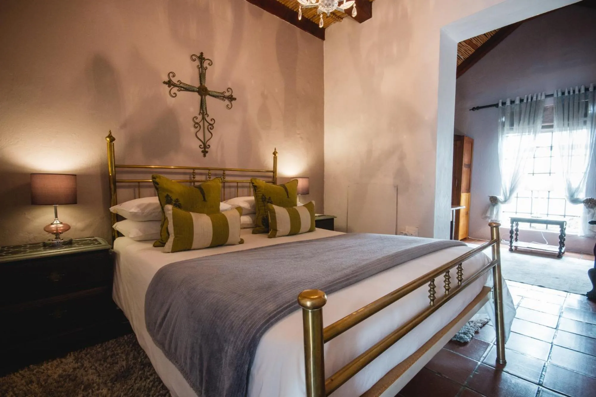 Shower, Bed in Cypress Cottage Guest House