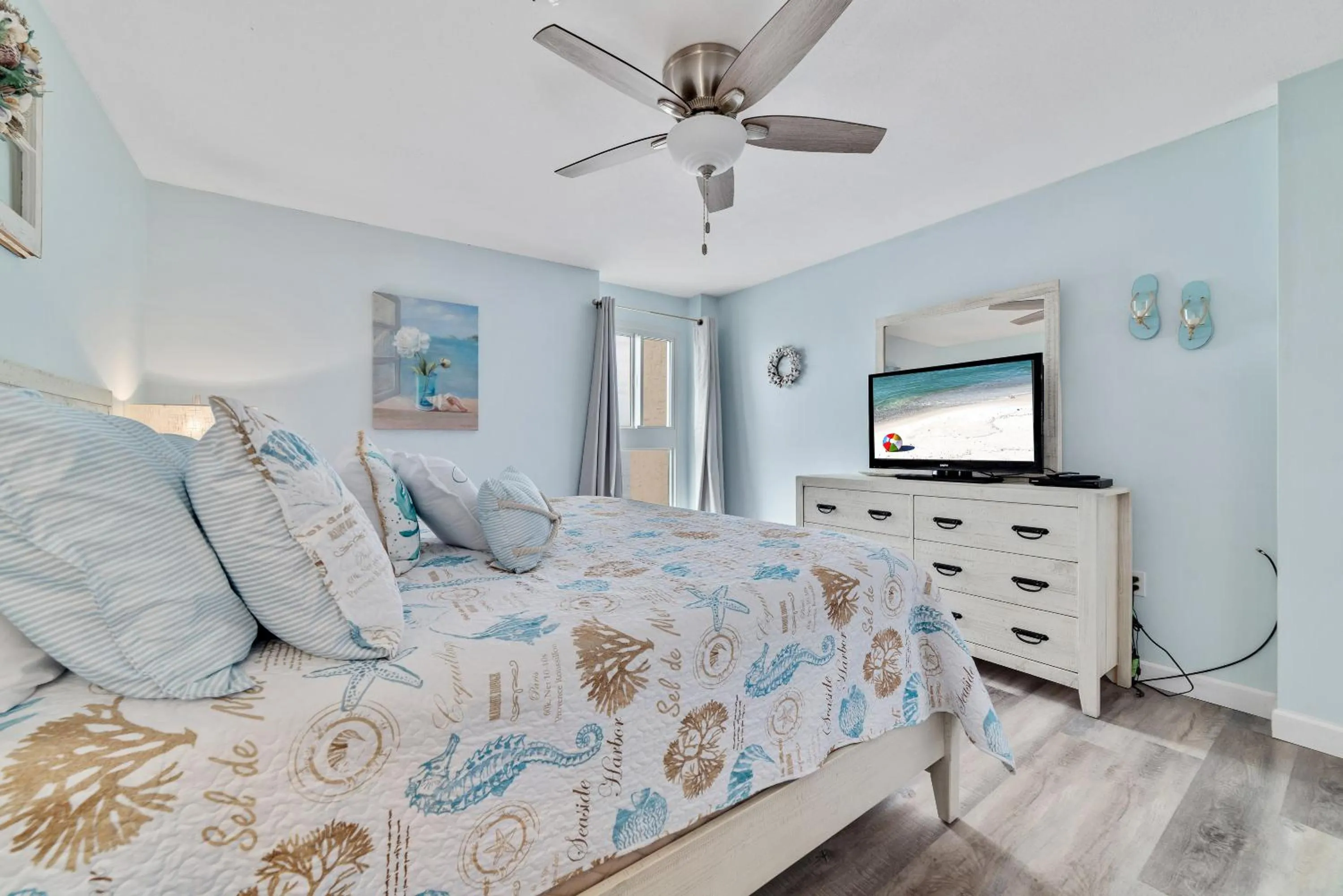 Bed in Edgewater West 94