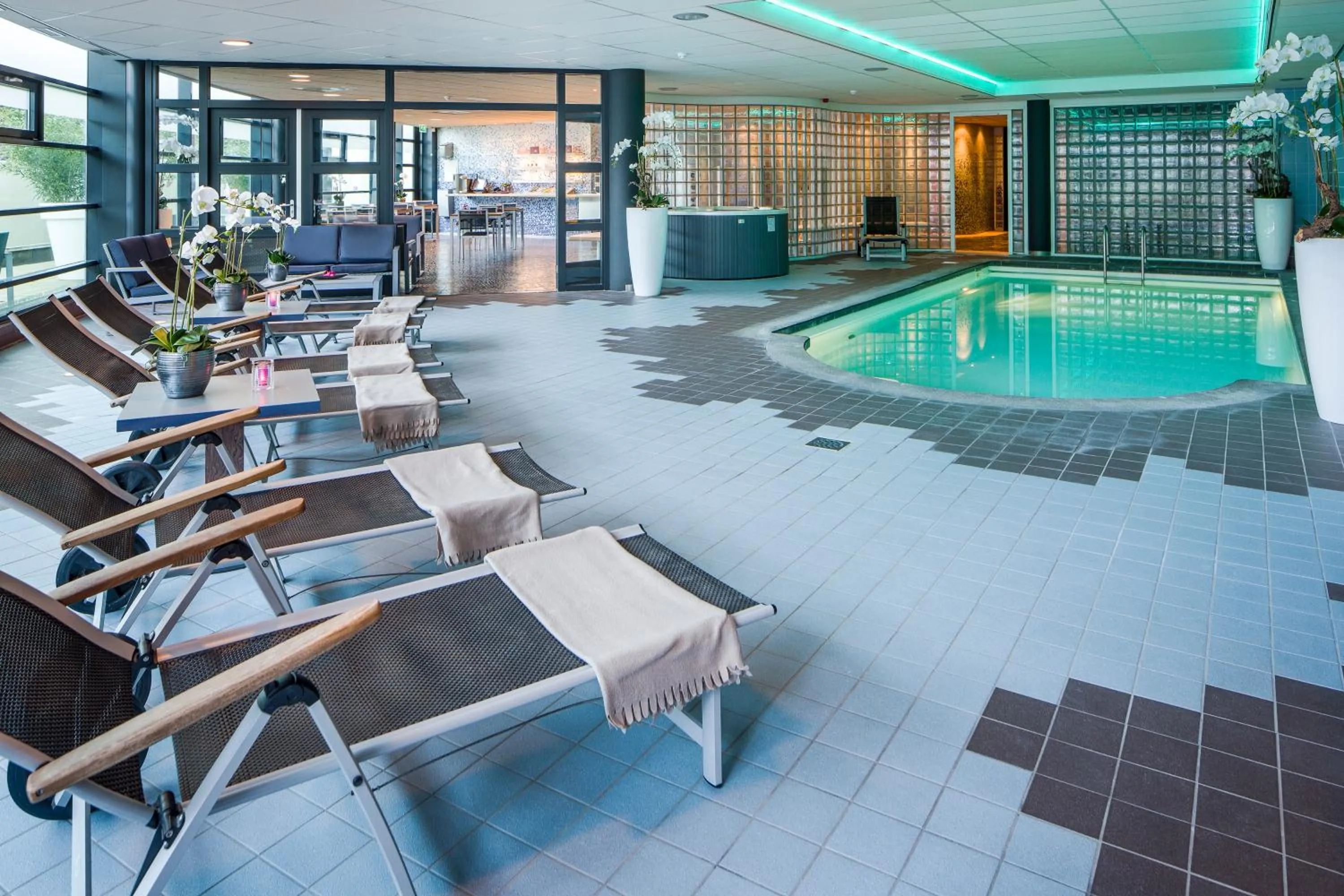 Swimming pool in Fletcher Wellness-Hotel Trivium