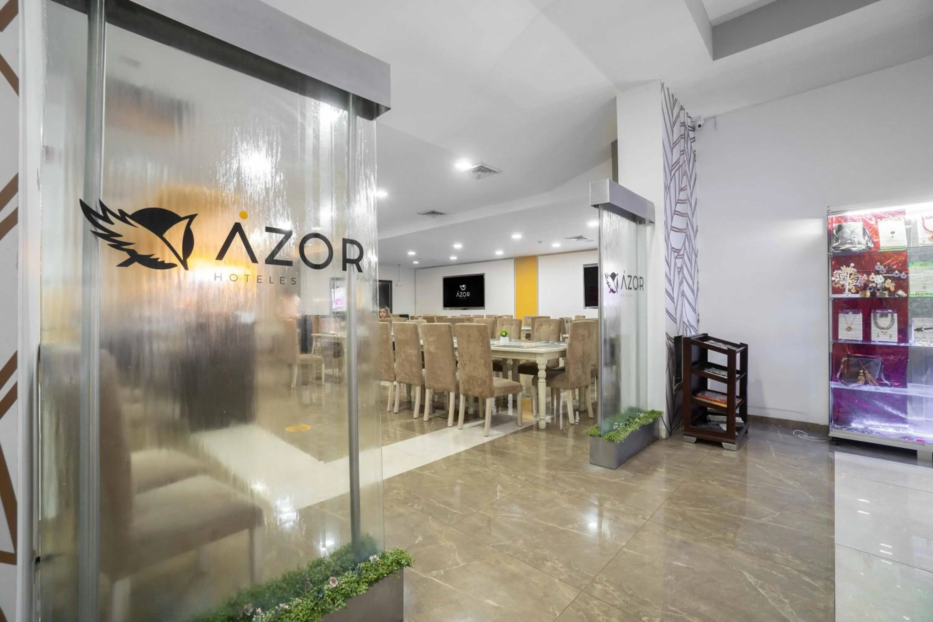 Restaurant/places to eat in Azor Hotel Cali Versalles