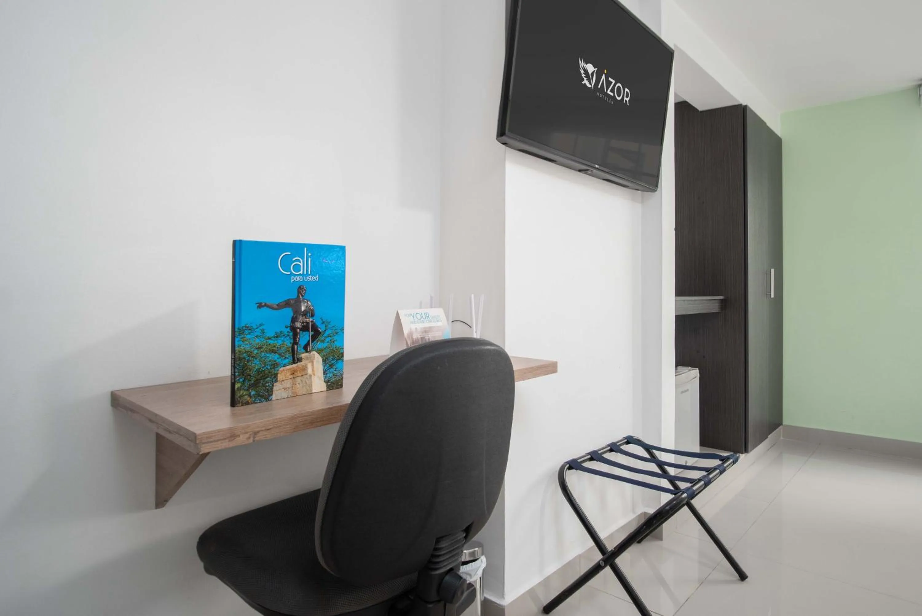 TV and multimedia in Azor Hotel Cali Versalles