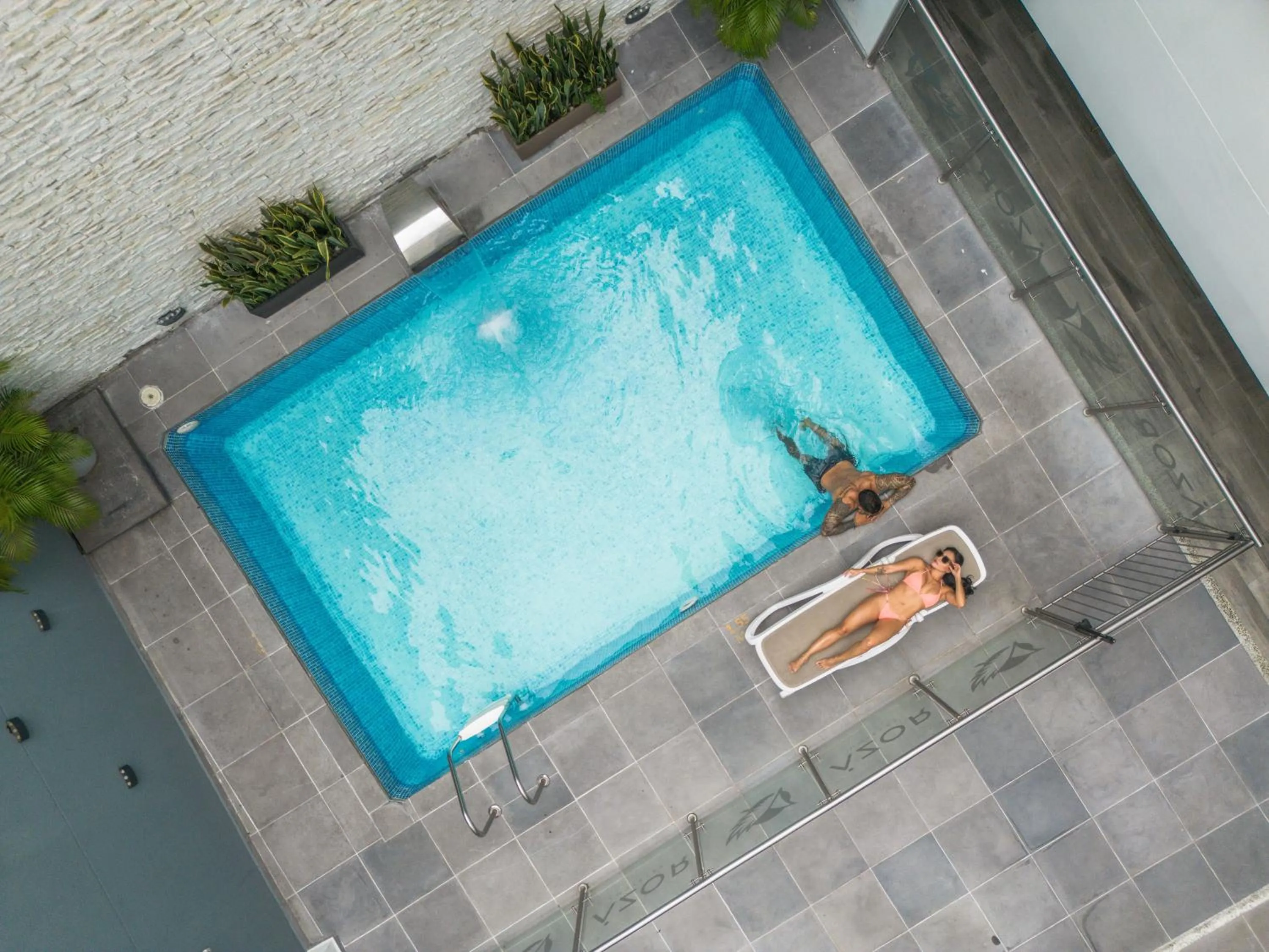 Swimming pool in Azor Hotel Cali Versalles