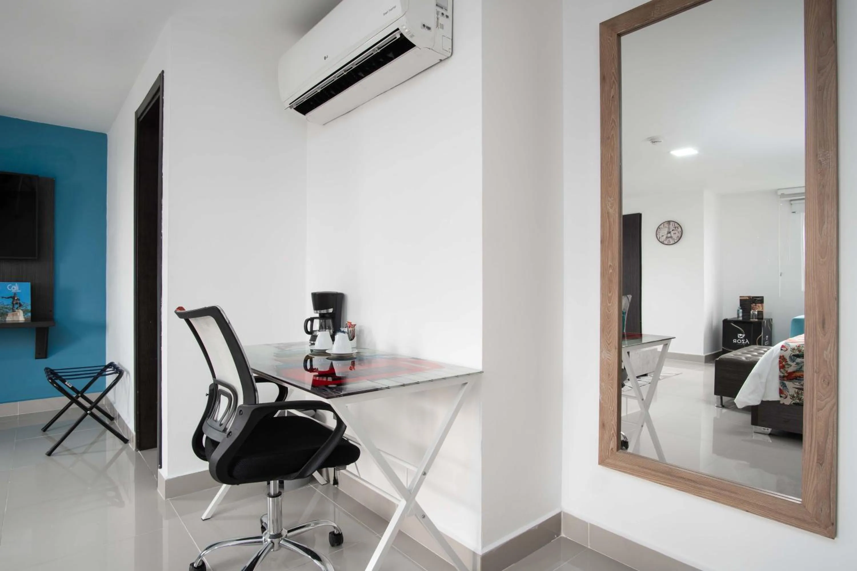 Seating area in Azor Hotel Cali Versalles