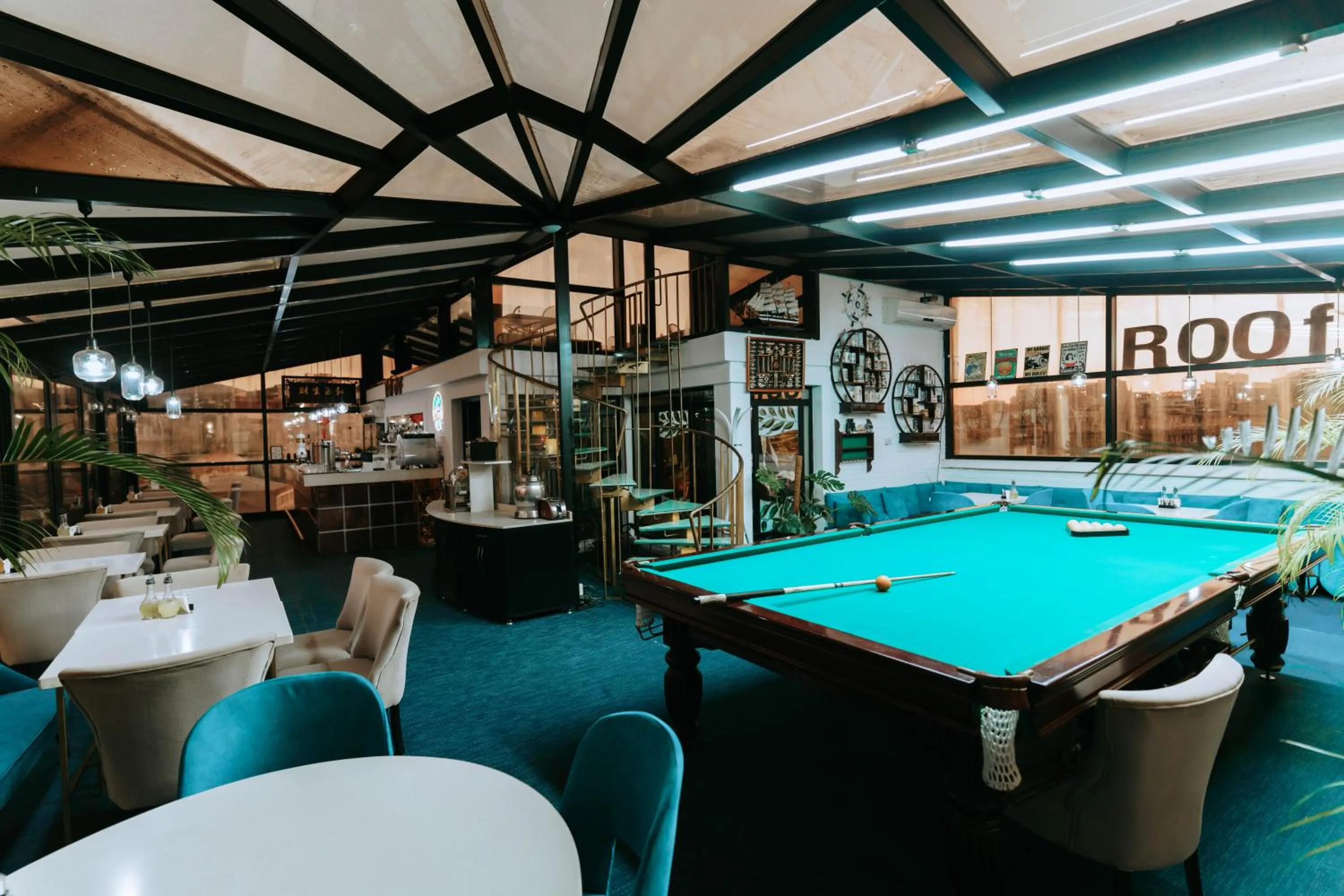 Billiard in Hotel Old Town