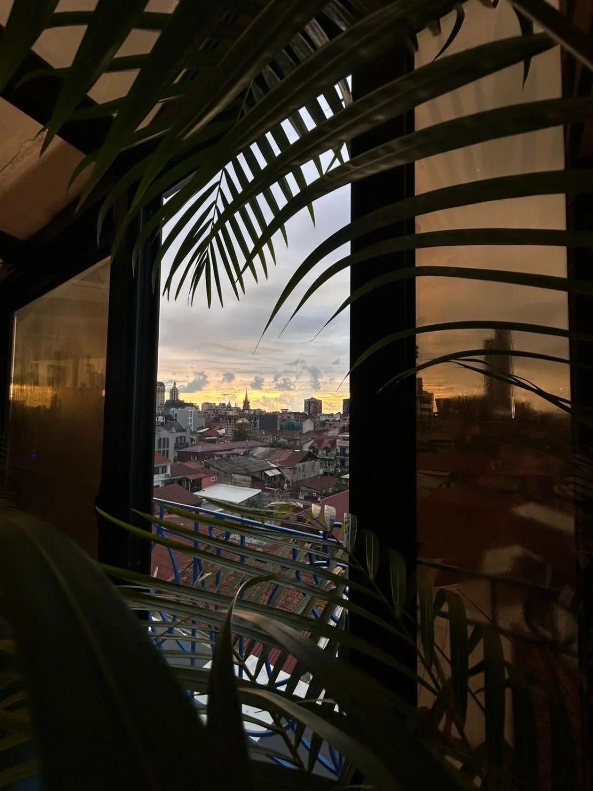 Restaurant/places to eat in Hotel Old Town