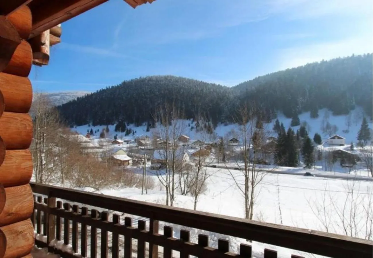Off site in LE GRAND CERF Chalet en rondins avec SPA Jacuzzi