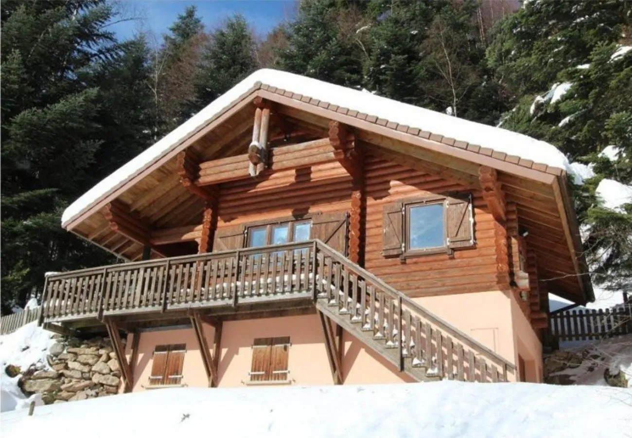 Off site in LE GRAND CERF Chalet en rondins avec SPA Jacuzzi