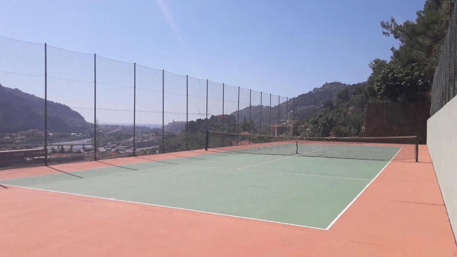 Tennis court in Residence Green Park