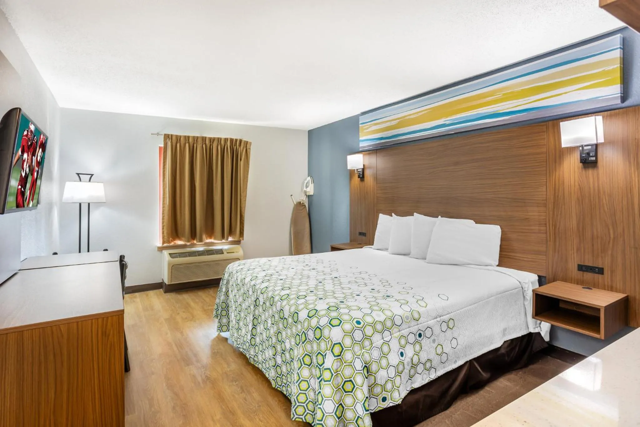 Photo of the whole room, Bed in HomeTowne Studios by Red Roof Lancaster