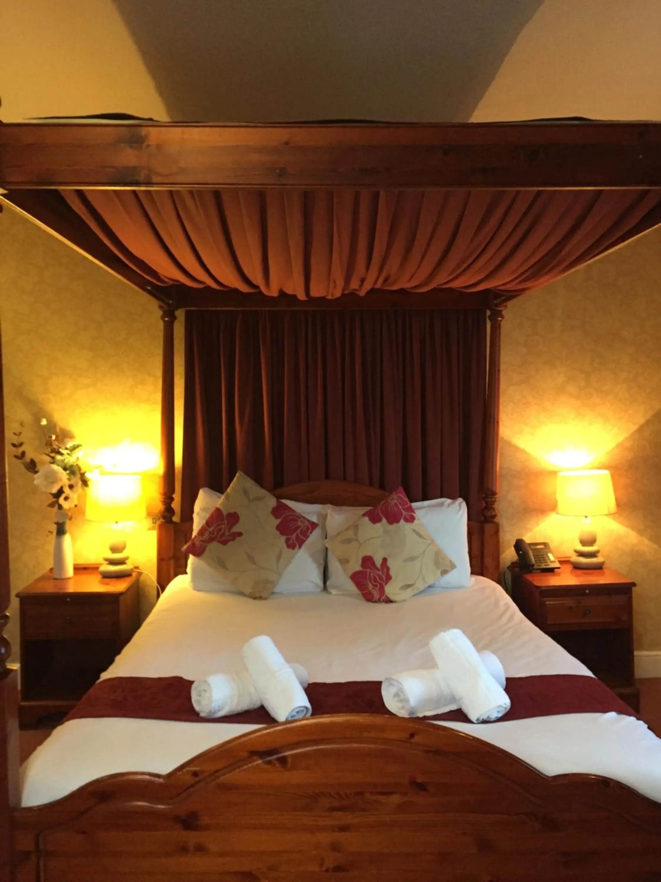 Bed in Healey House Hotel