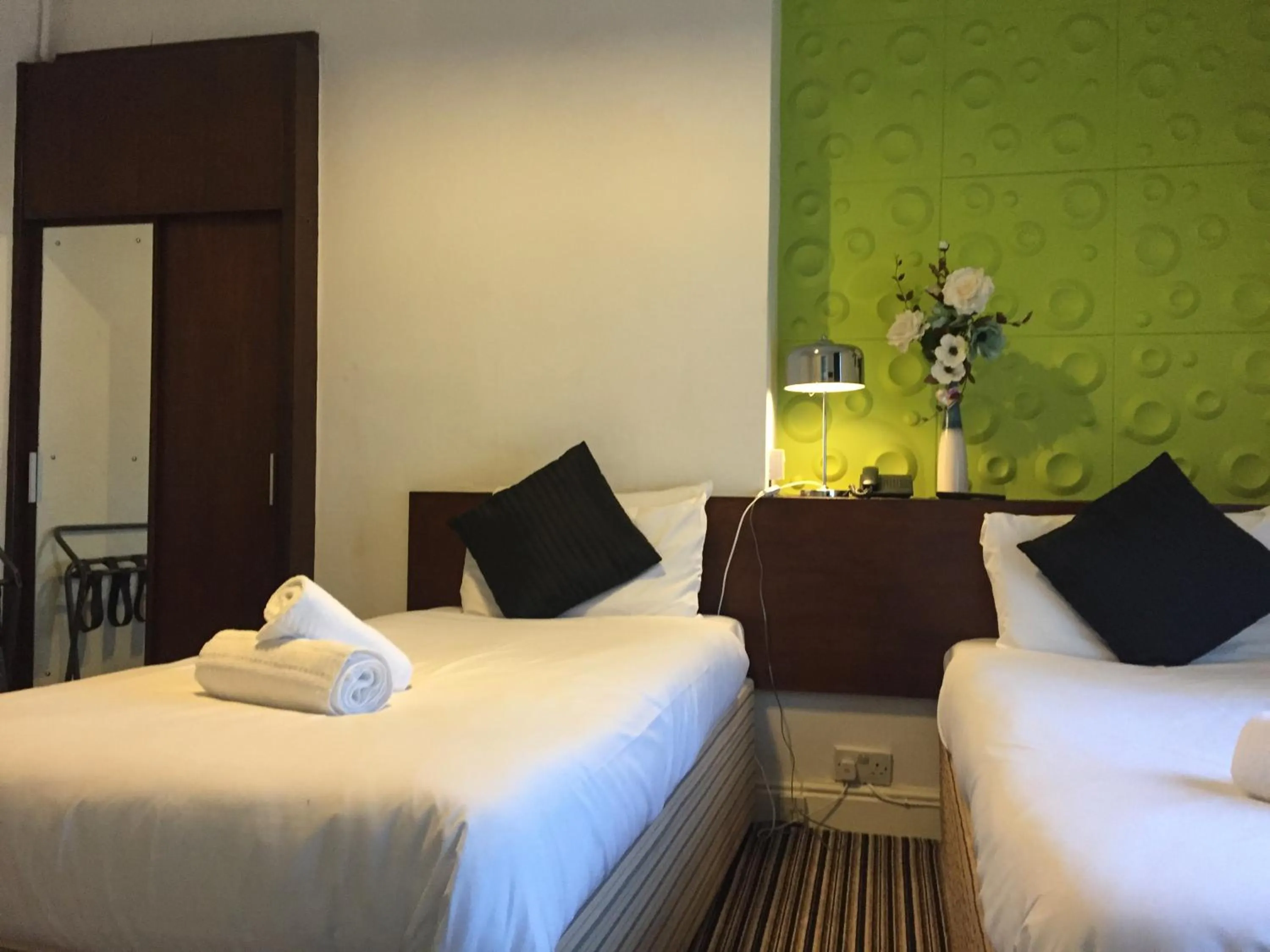 Photo of the whole room in Healey House Hotel