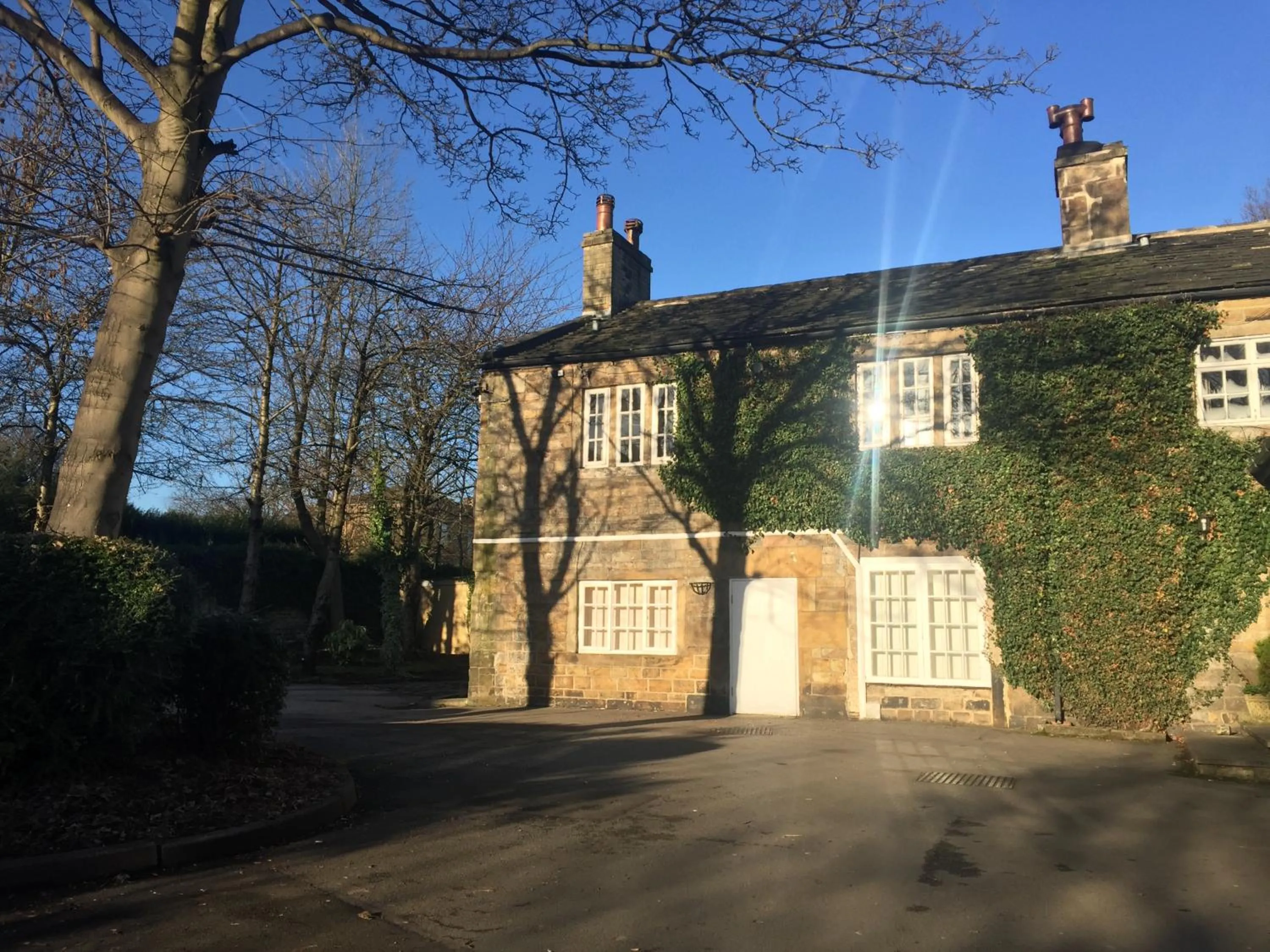 Property Building in Healey House Hotel