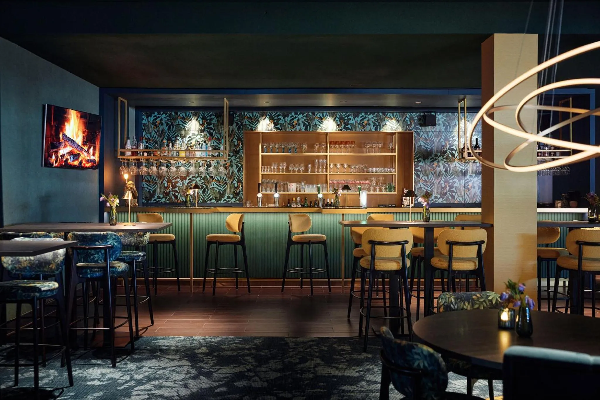 Lounge or bar in Hotel van der Valk Wolvega-Heerenveen