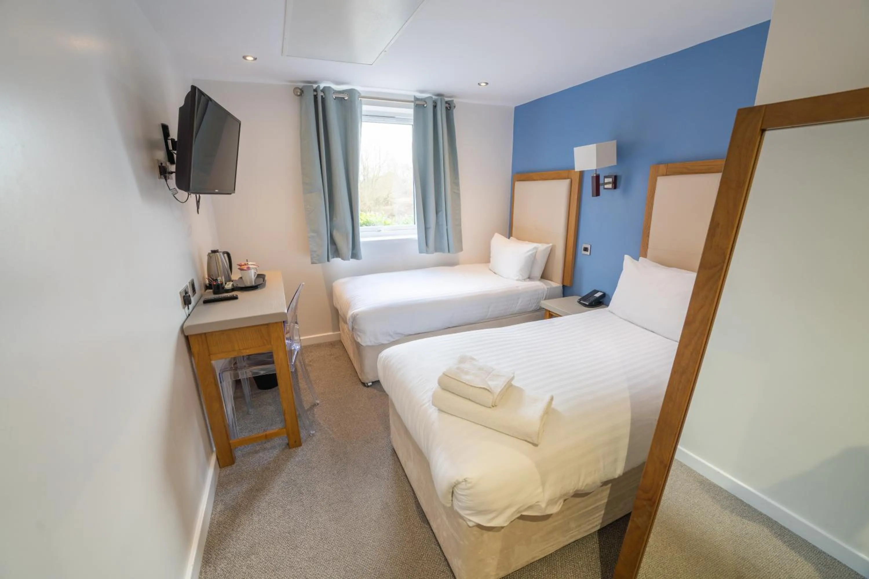 Bedroom, Bed in The Waterside Hotel and Leisure Club