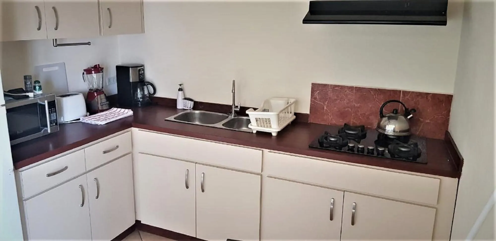 Kitchen or kitchenette in Aruba Cunucu Residence